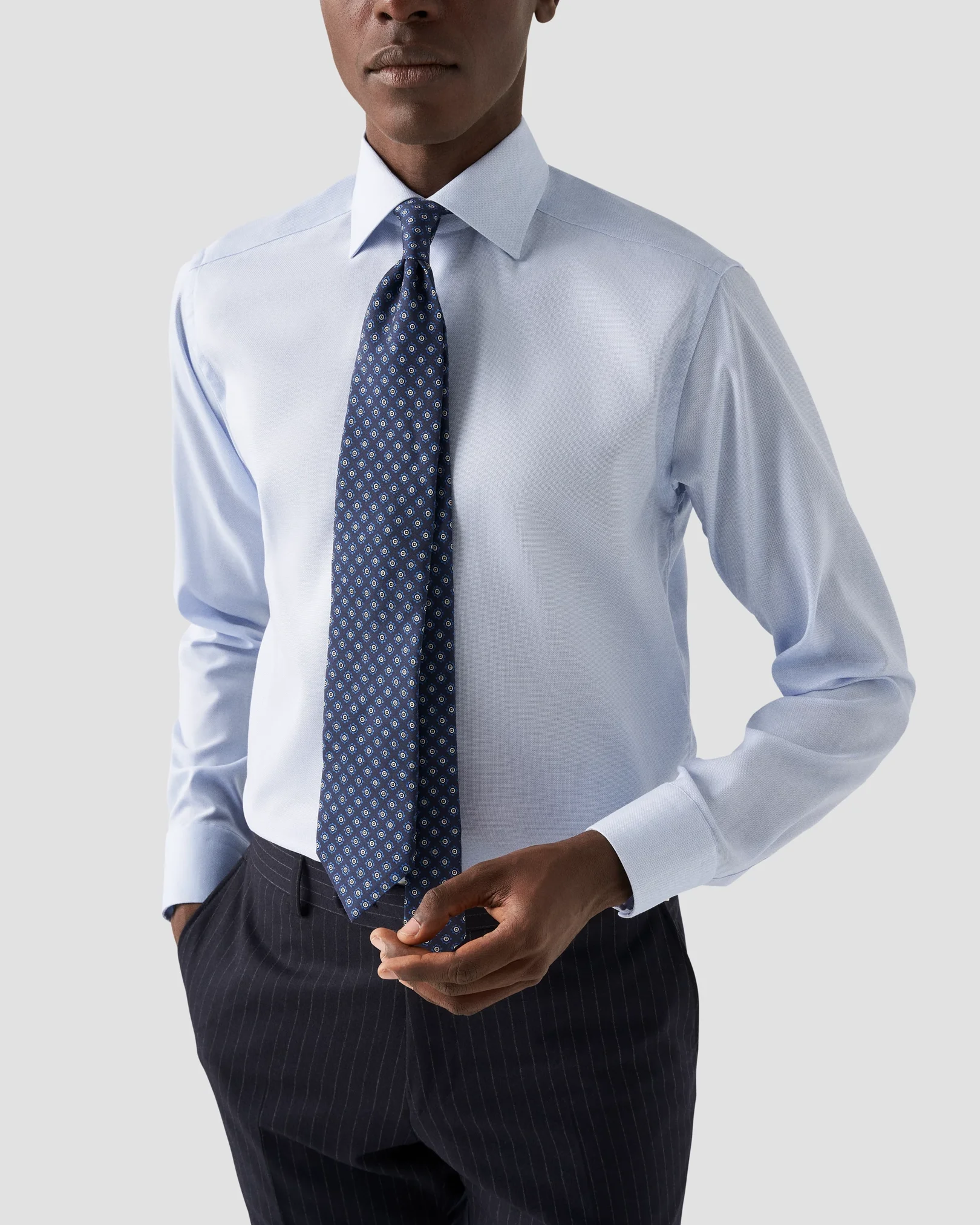 Eton - light blue royal dobby cutaway