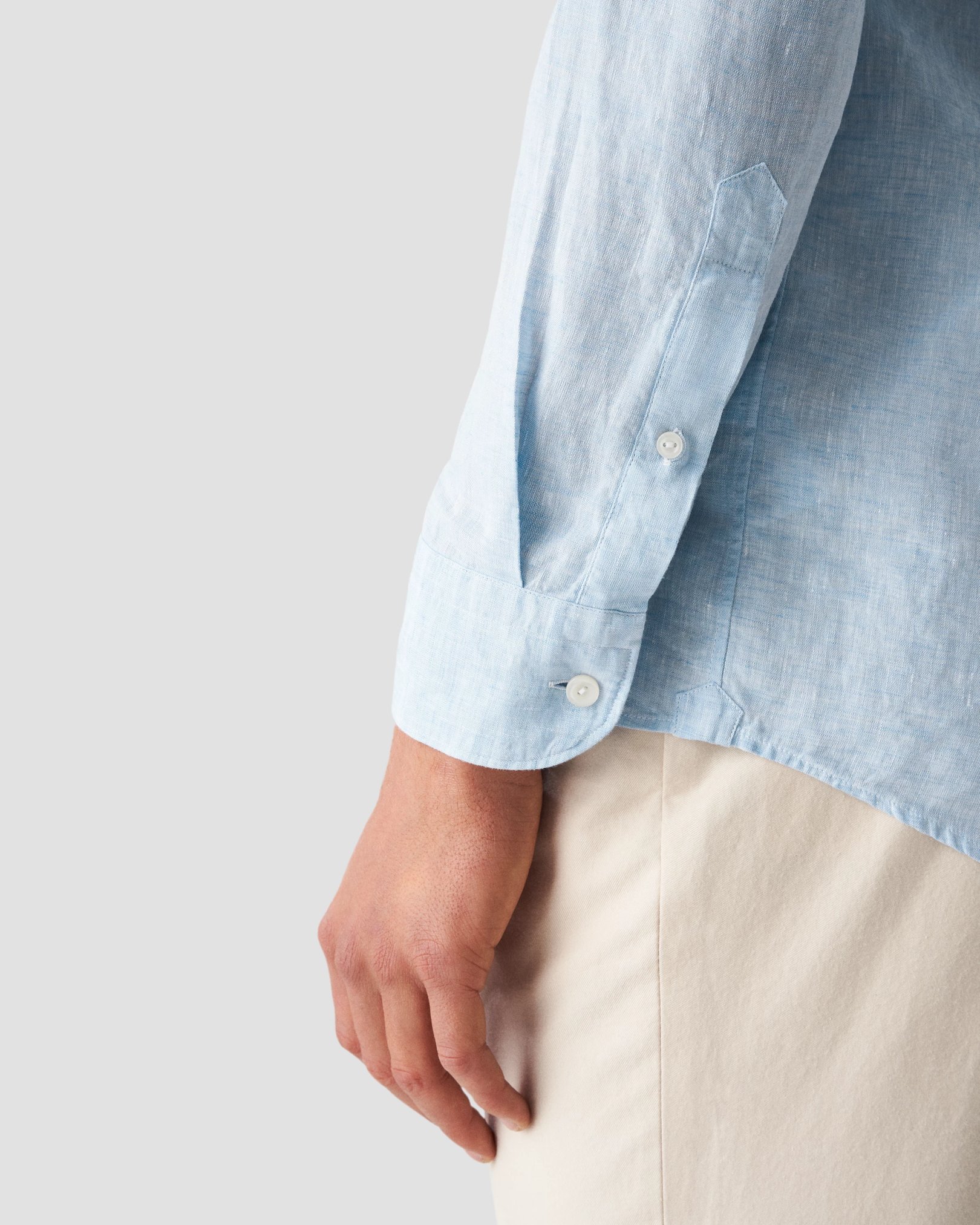 Eton - light blue linen wide spread