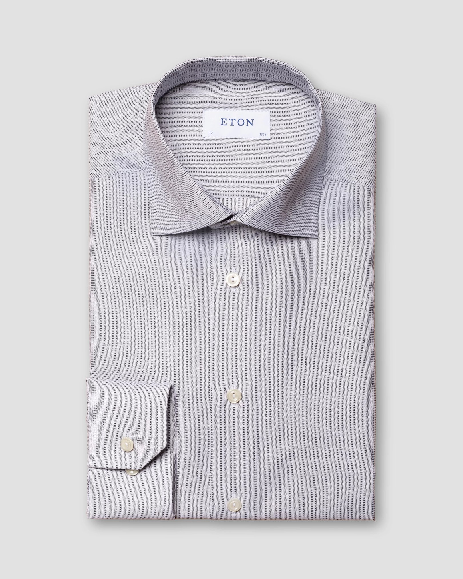 Eton - black signature twill cut away