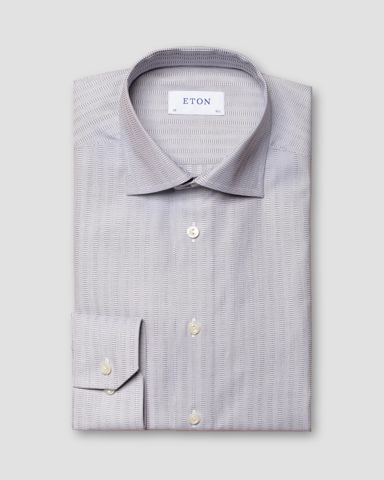 Eton - black signature twill cut away