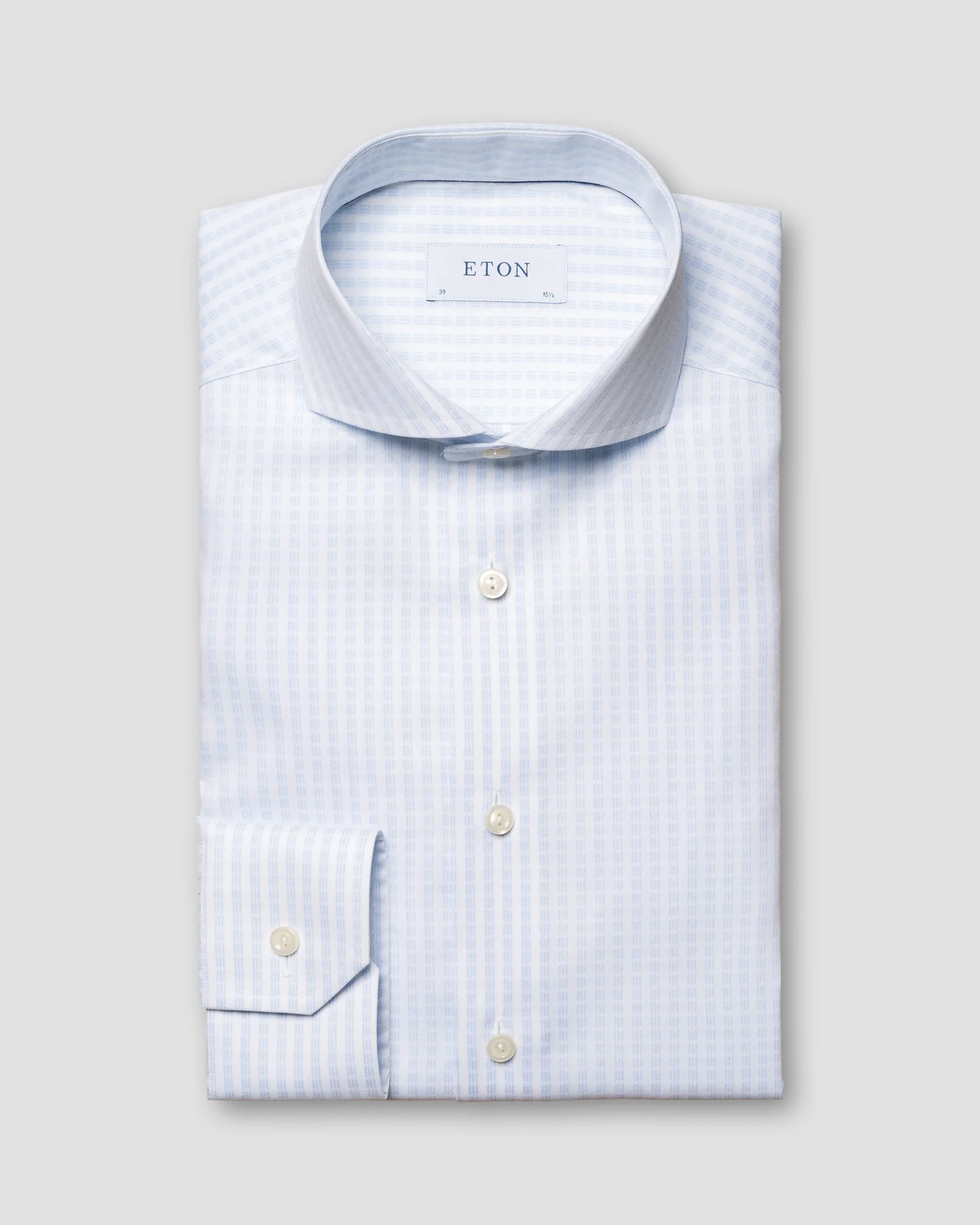 Eton - light blue dobby extreme cut away