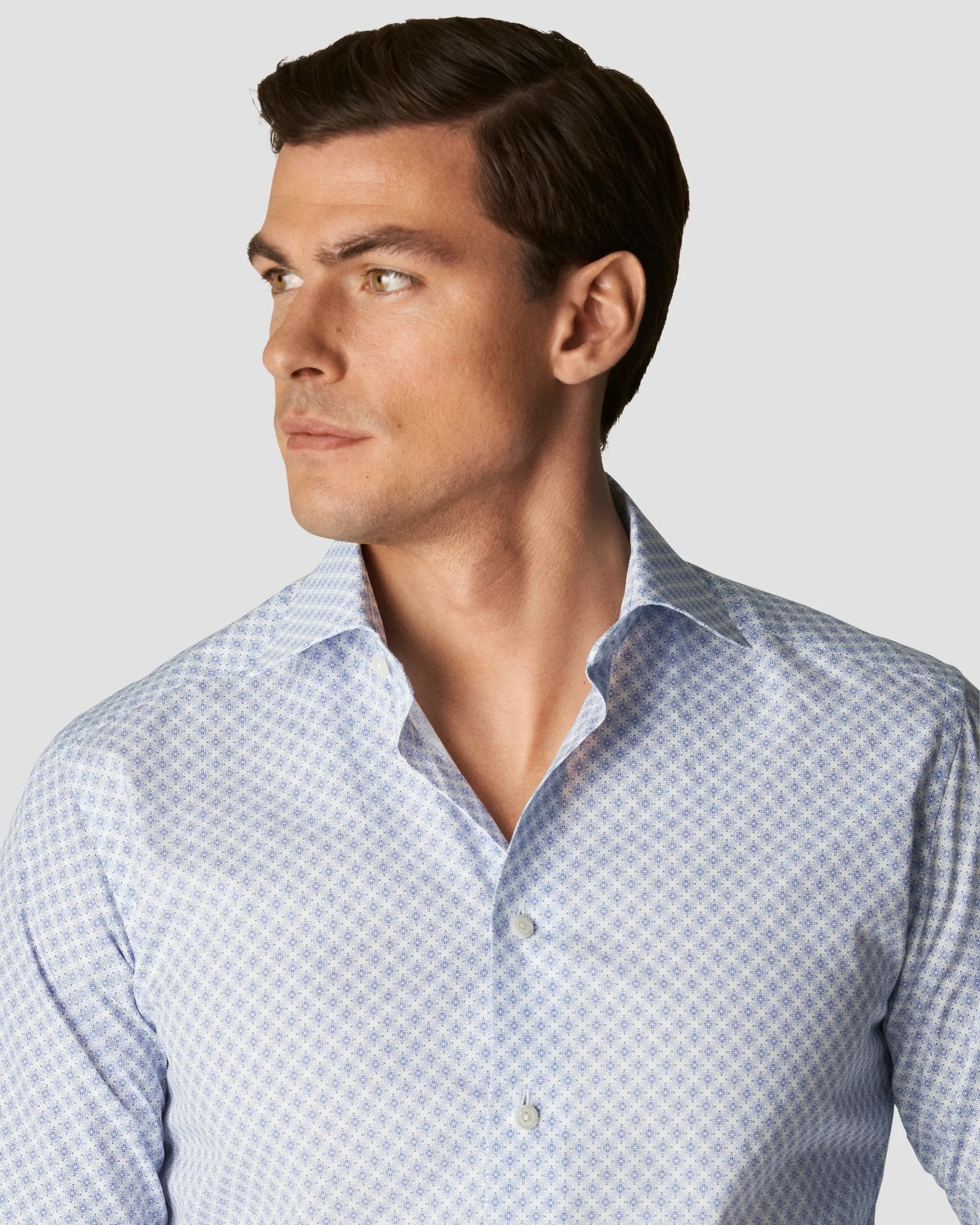 Eton - light blue poplin cutaway medallion print