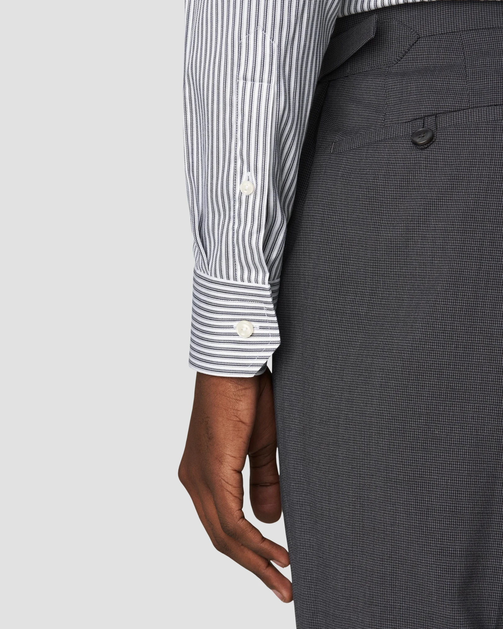 Eton - striped dark blue signature twill