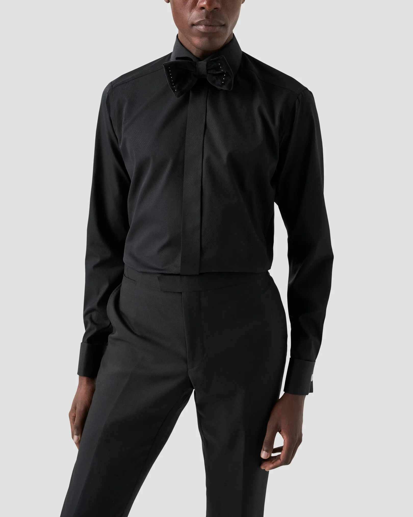Eton - black plain weave moderate cutaway
