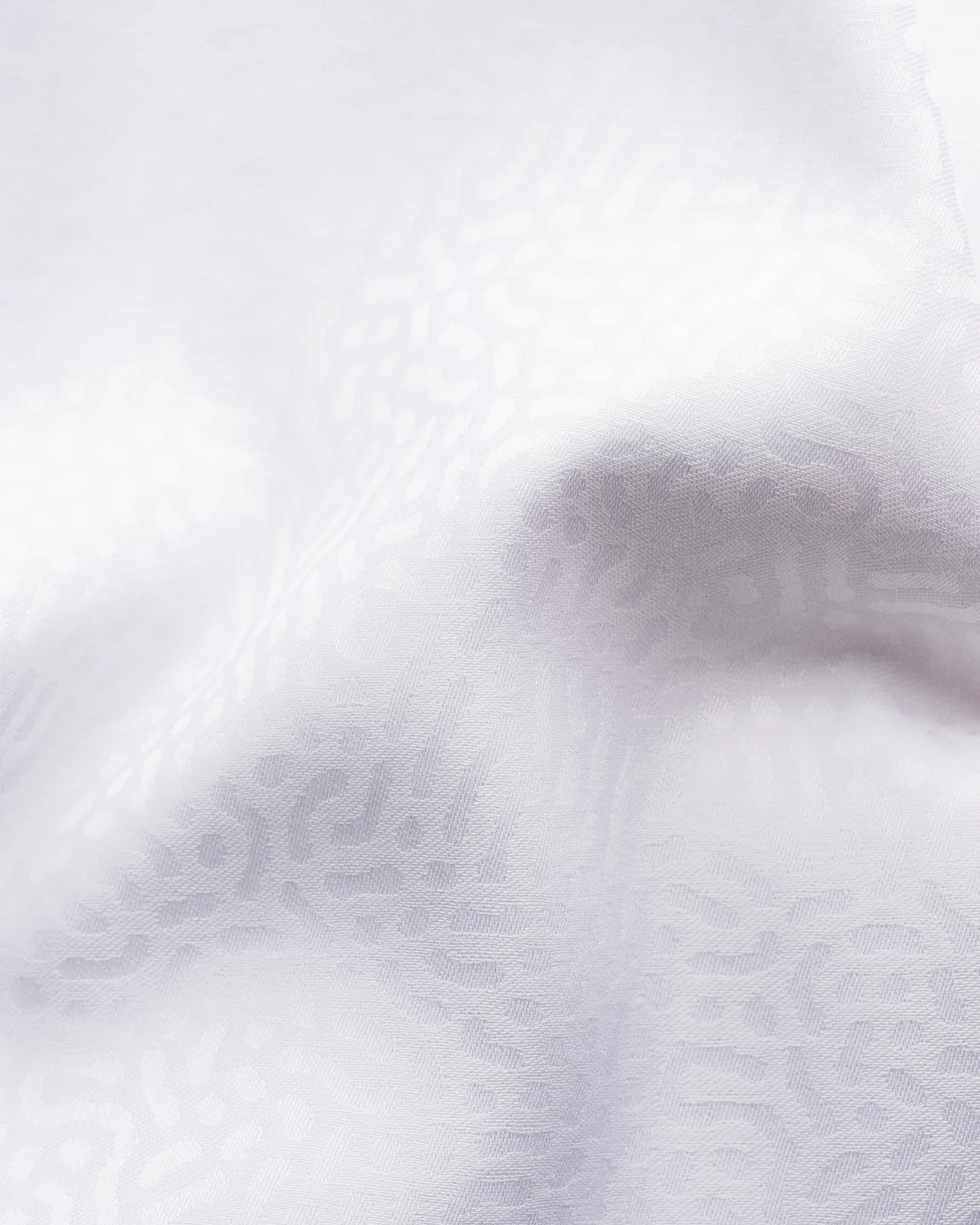 Eton - white jacquard moderate cutaway
