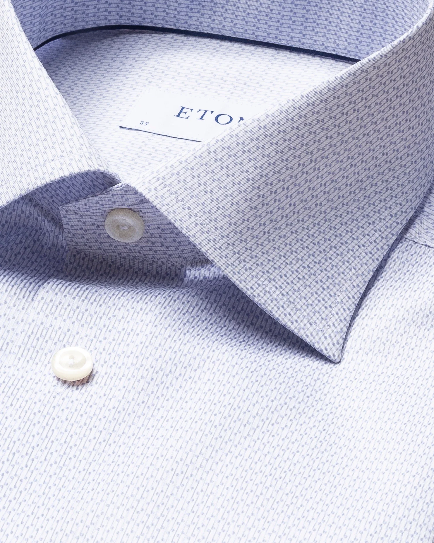 Eton - light purple lightweight twill cut away single slim