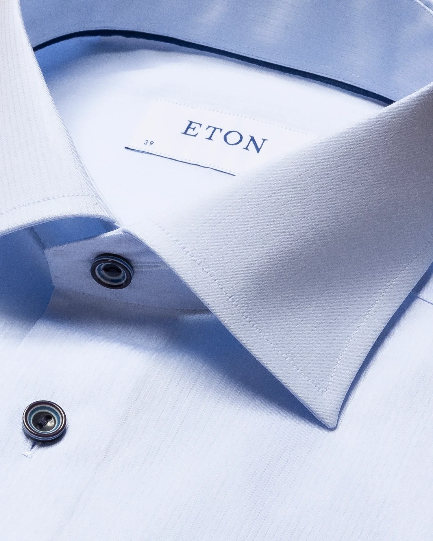 Eton - light blue twill cut away single slim