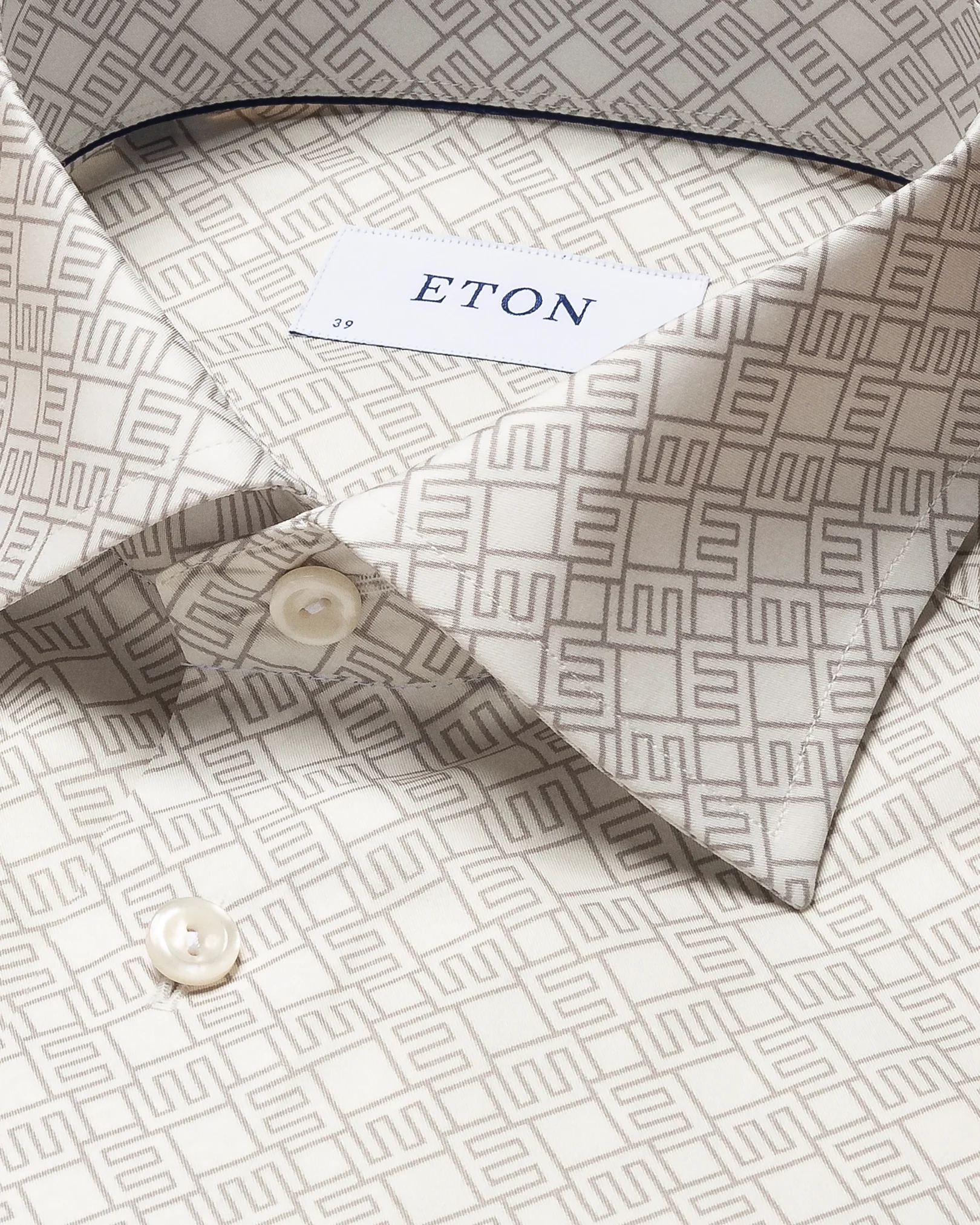 Eton - white fine twill cut away