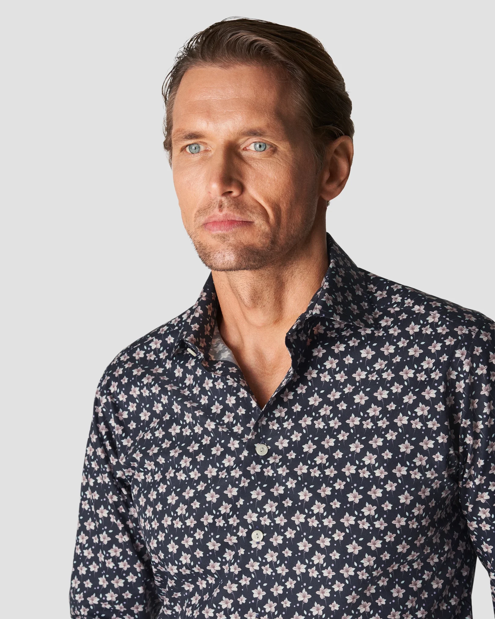 Eton - black signature twill cut away floral print