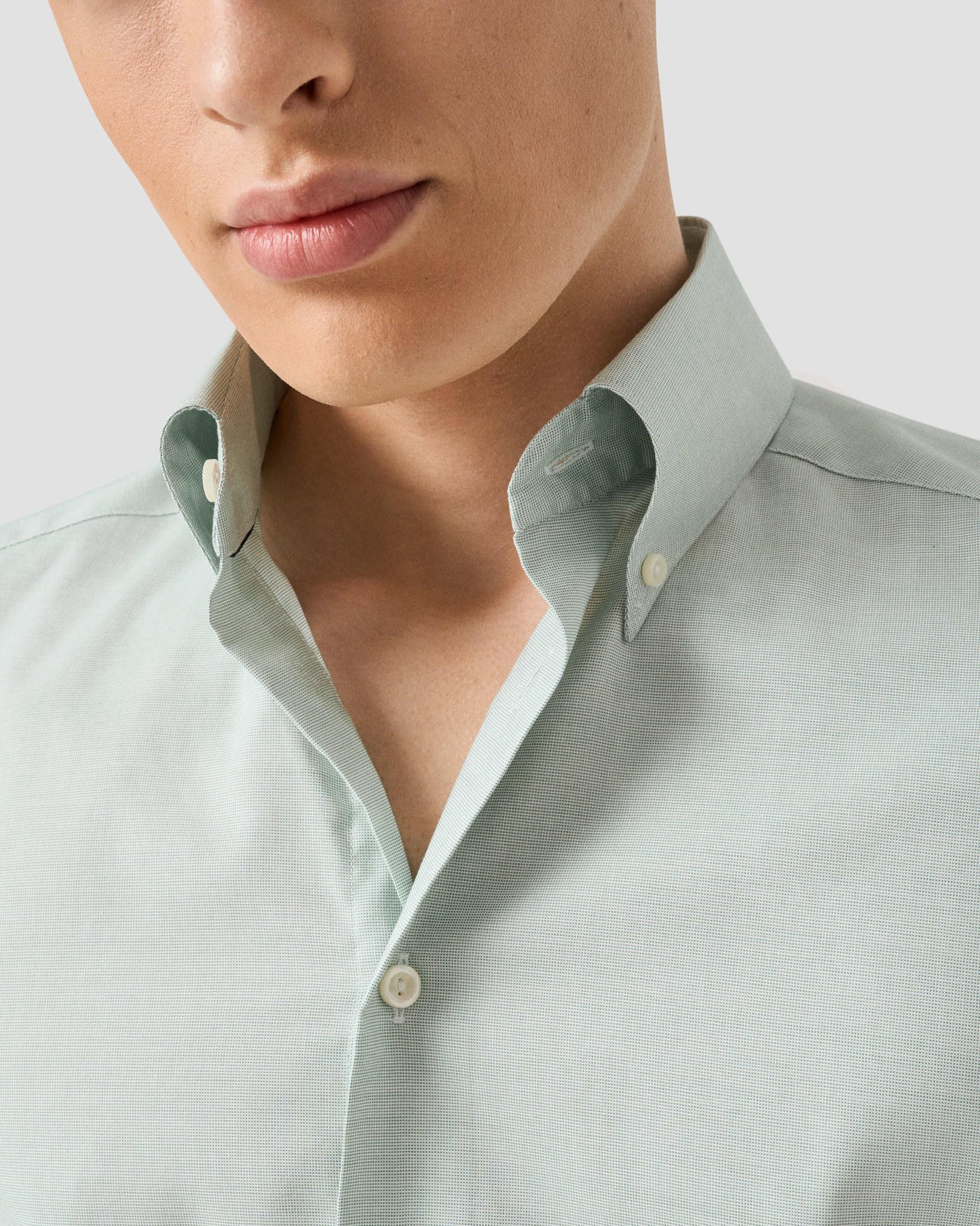 Eton - mid green solid wrinkle free oxford