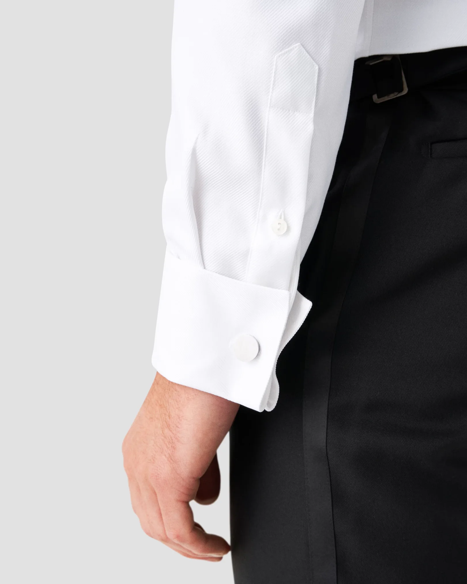 Eton - white textured twill moderate cutaway