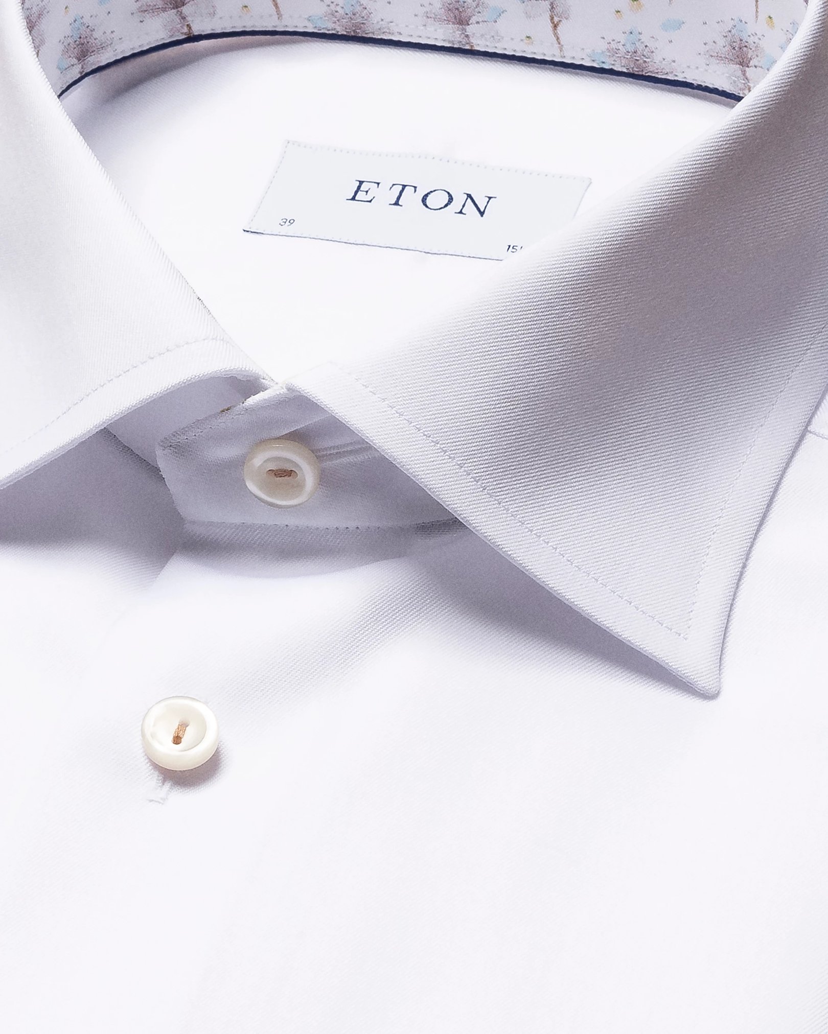 Eton - white signature twill with special details