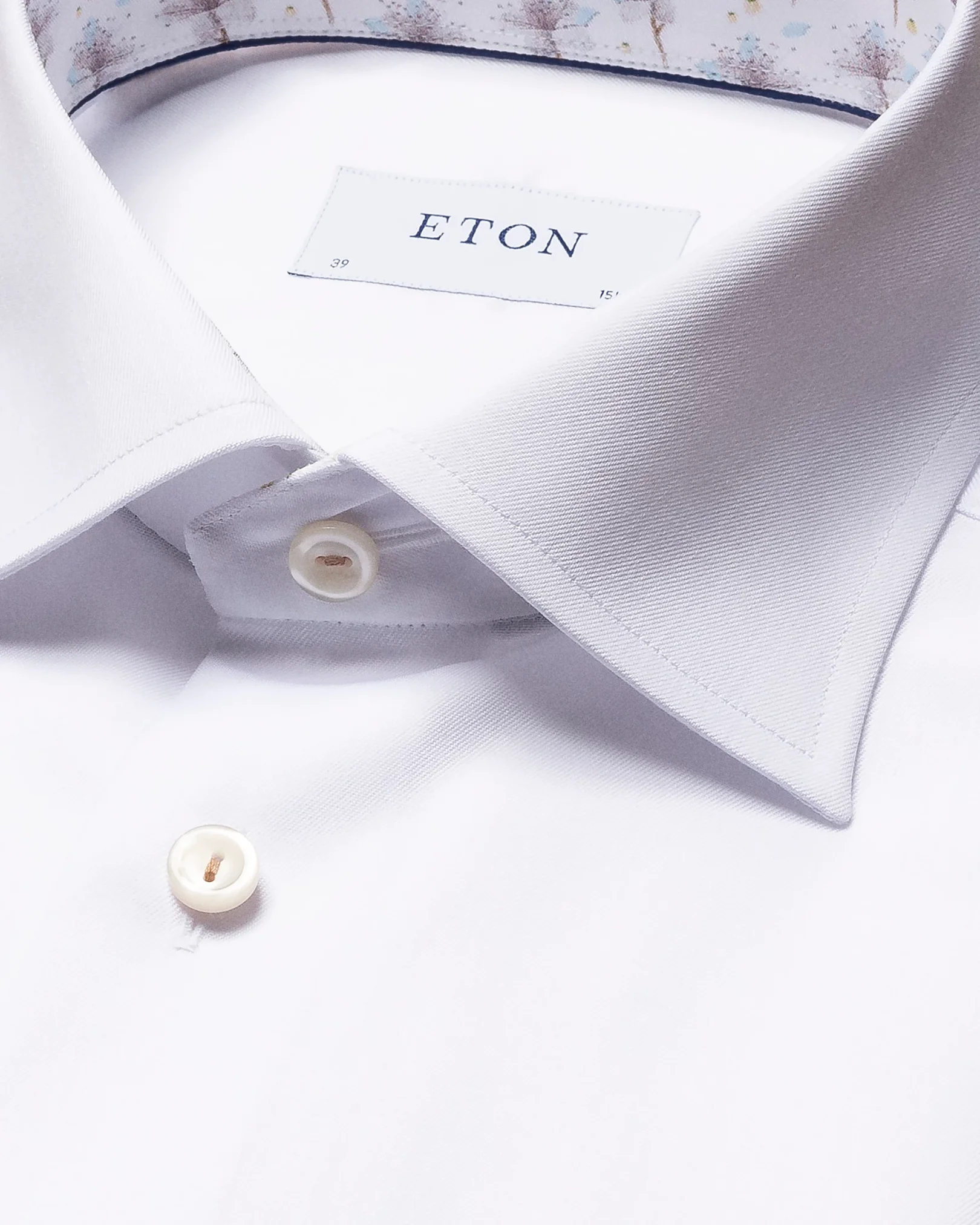 Eton - white signature twill with special details