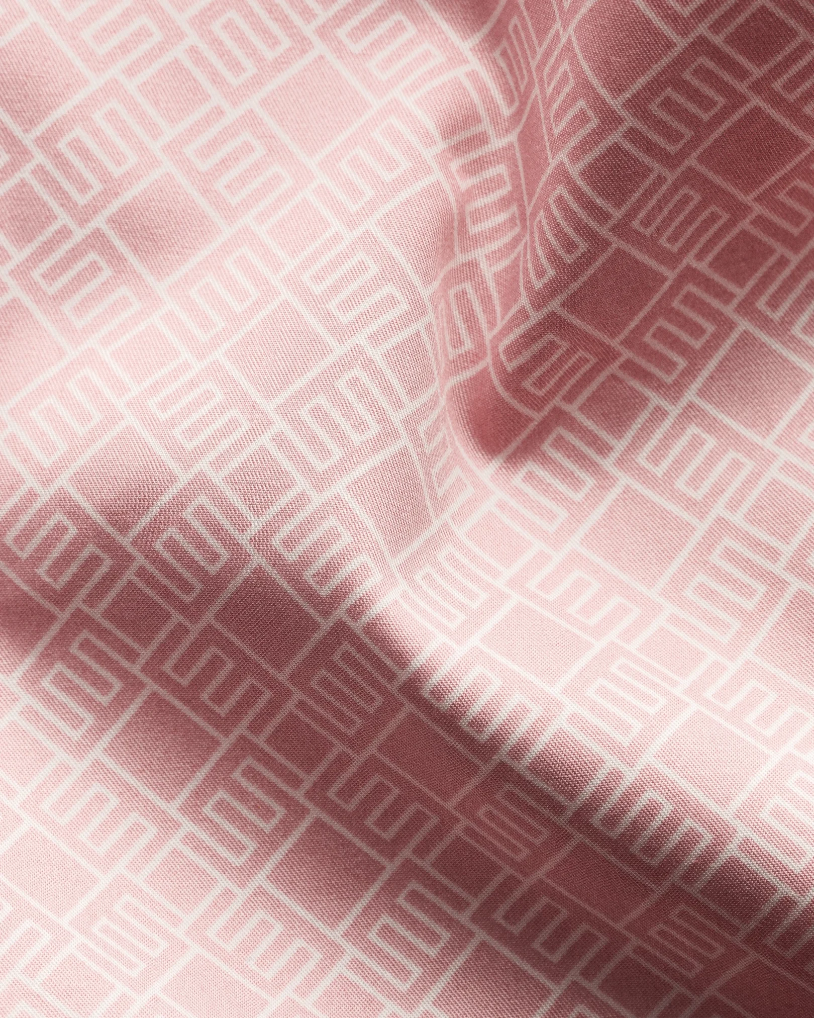 Eton - pink fine twill cutaway e print