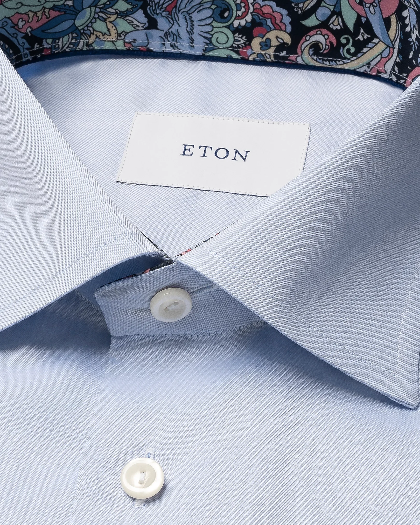 Eton - light blue solid signature twill paisley