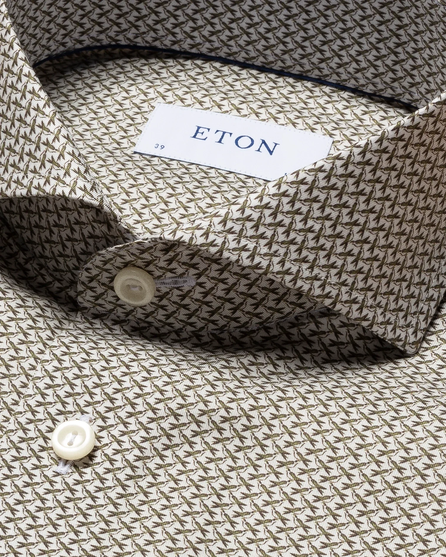 Eton - mid green signature twill extreme cut away single slim