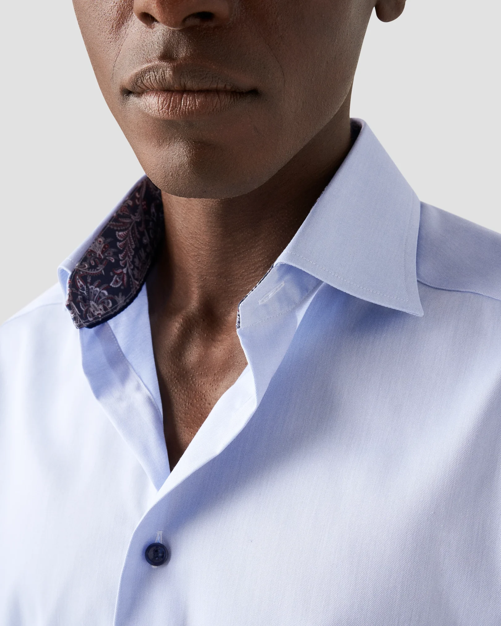 Eton - light blue signature twill navy buttons