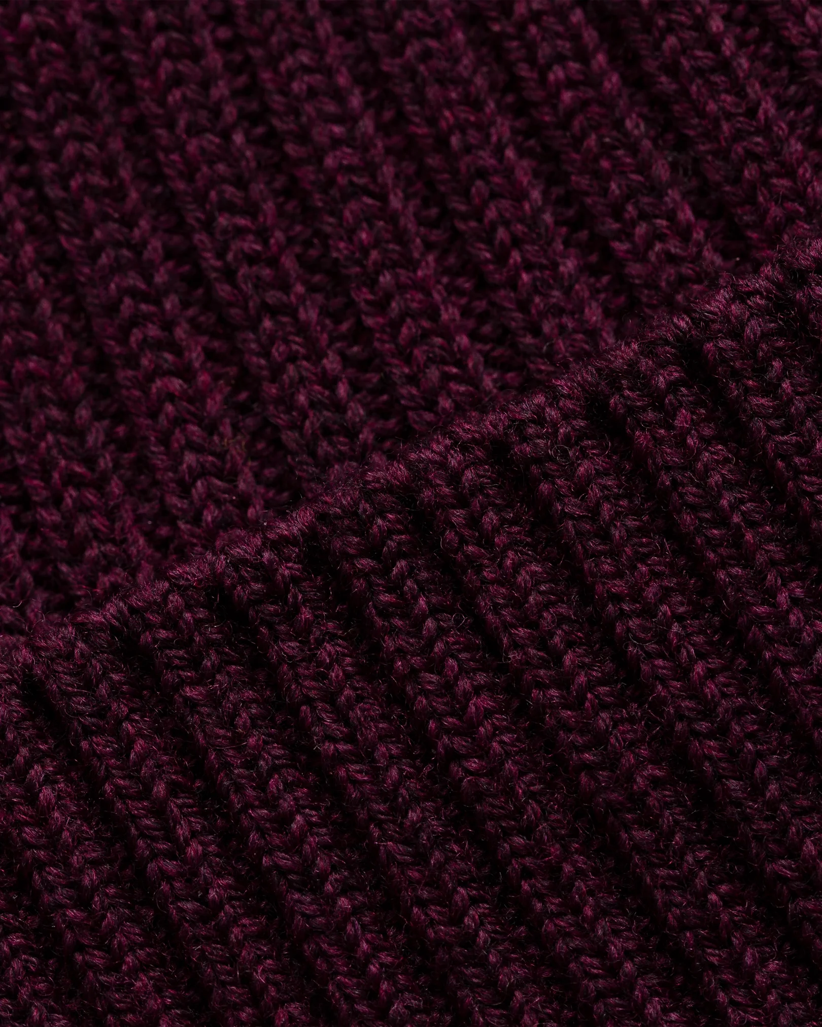 Eton - burgundy wool beanie logo detail