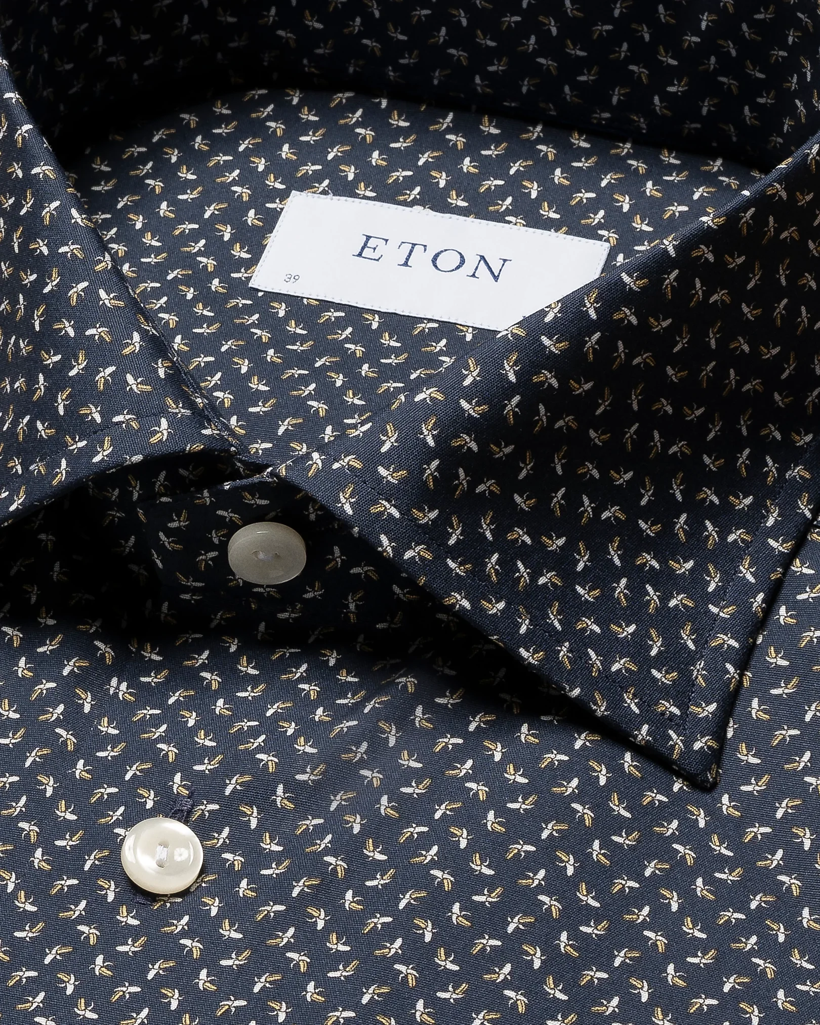Eton - navy blue poplin cut away collar single cuff slim fit