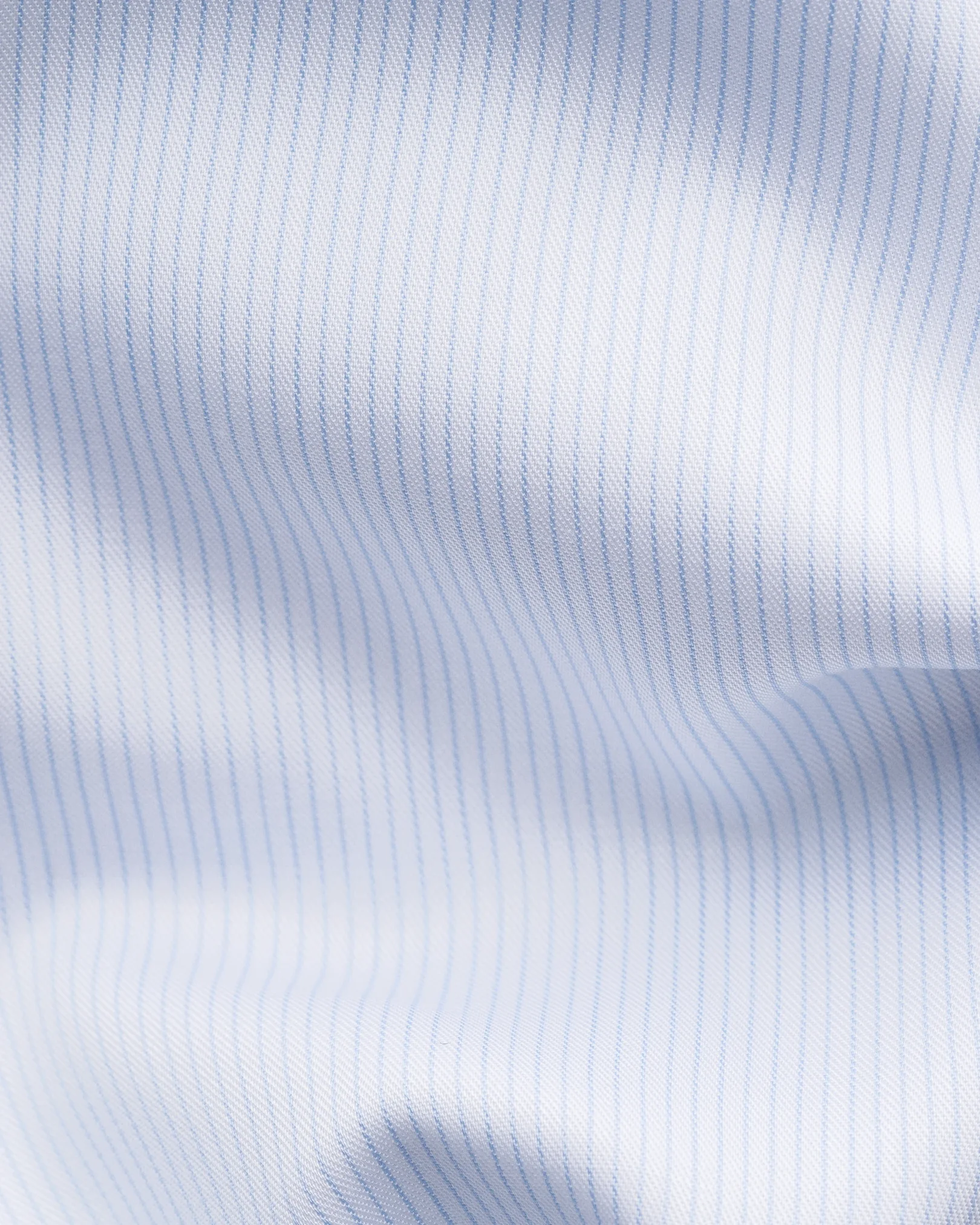 Eton - pin striped twill extreme cut away
