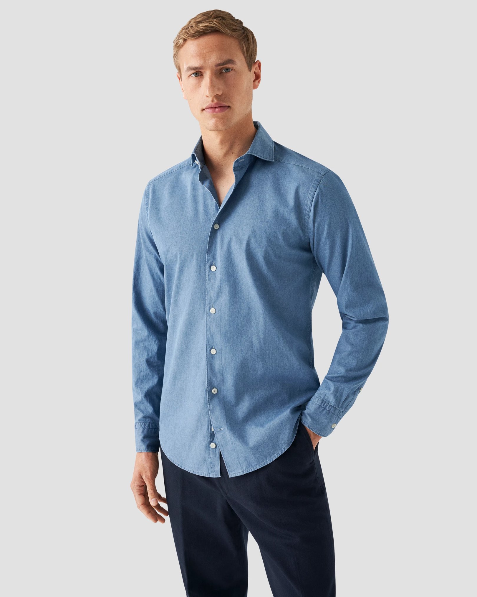Eton - dark blue indigo wide spread collar