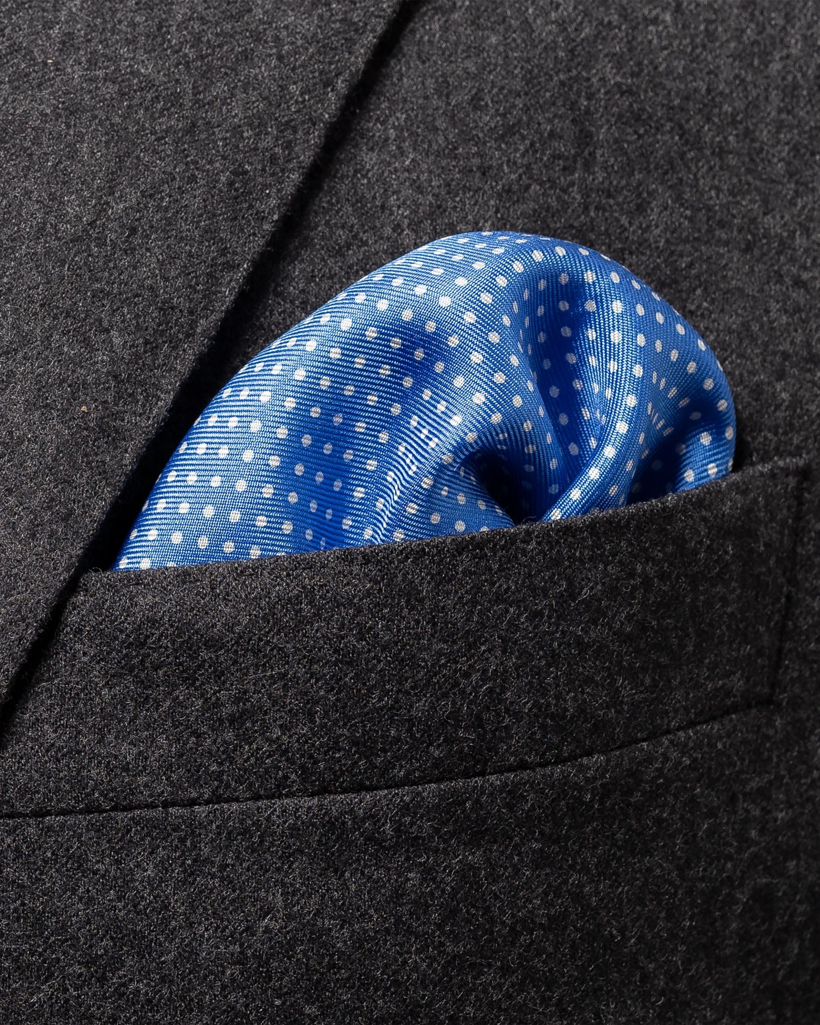 Eton - blue polka dots silk pocket square