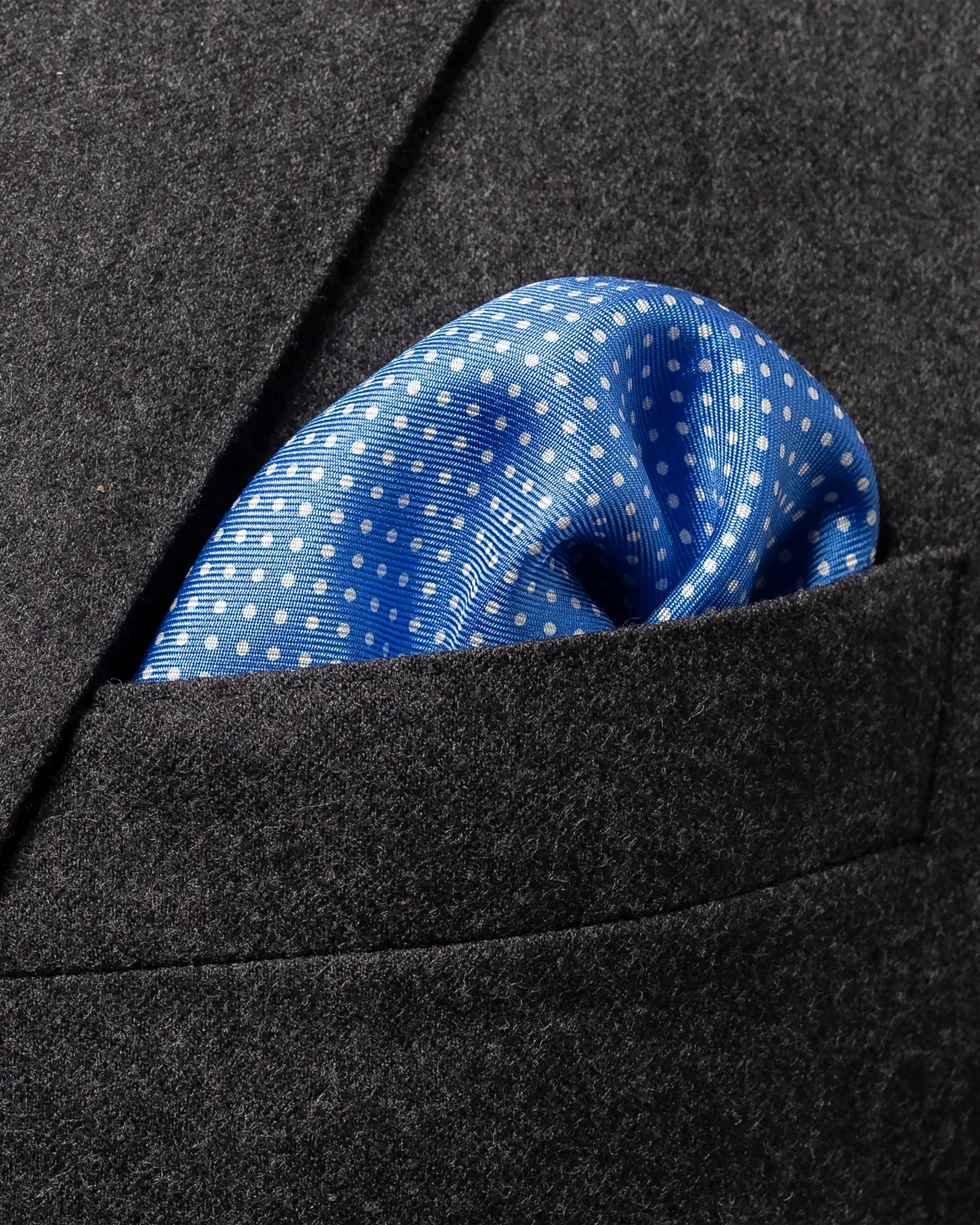 Eton - blue polka dots silk pocket square