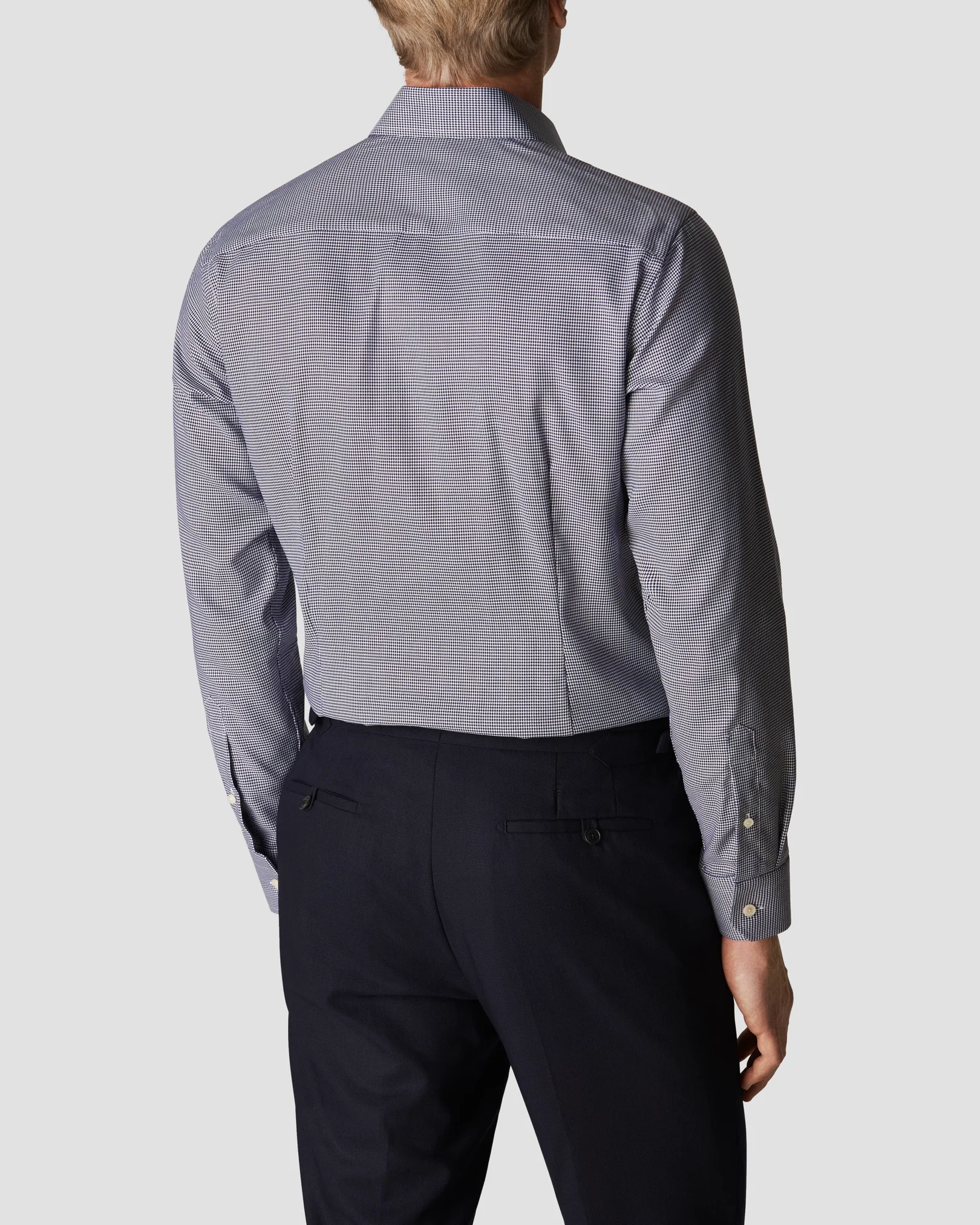 Eton - dark blue twill extreme cut away single slim