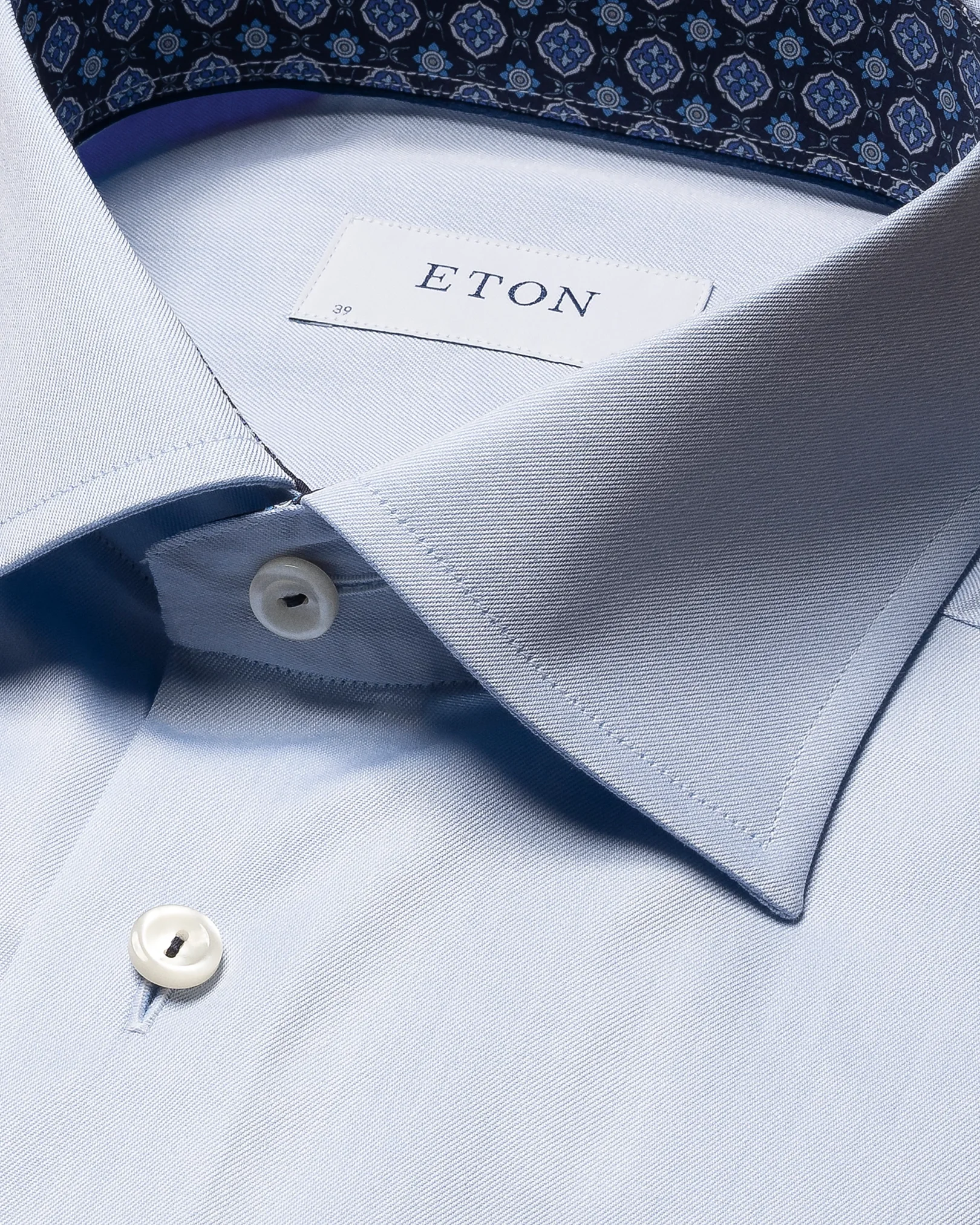 Eton - light blue signature twill special details