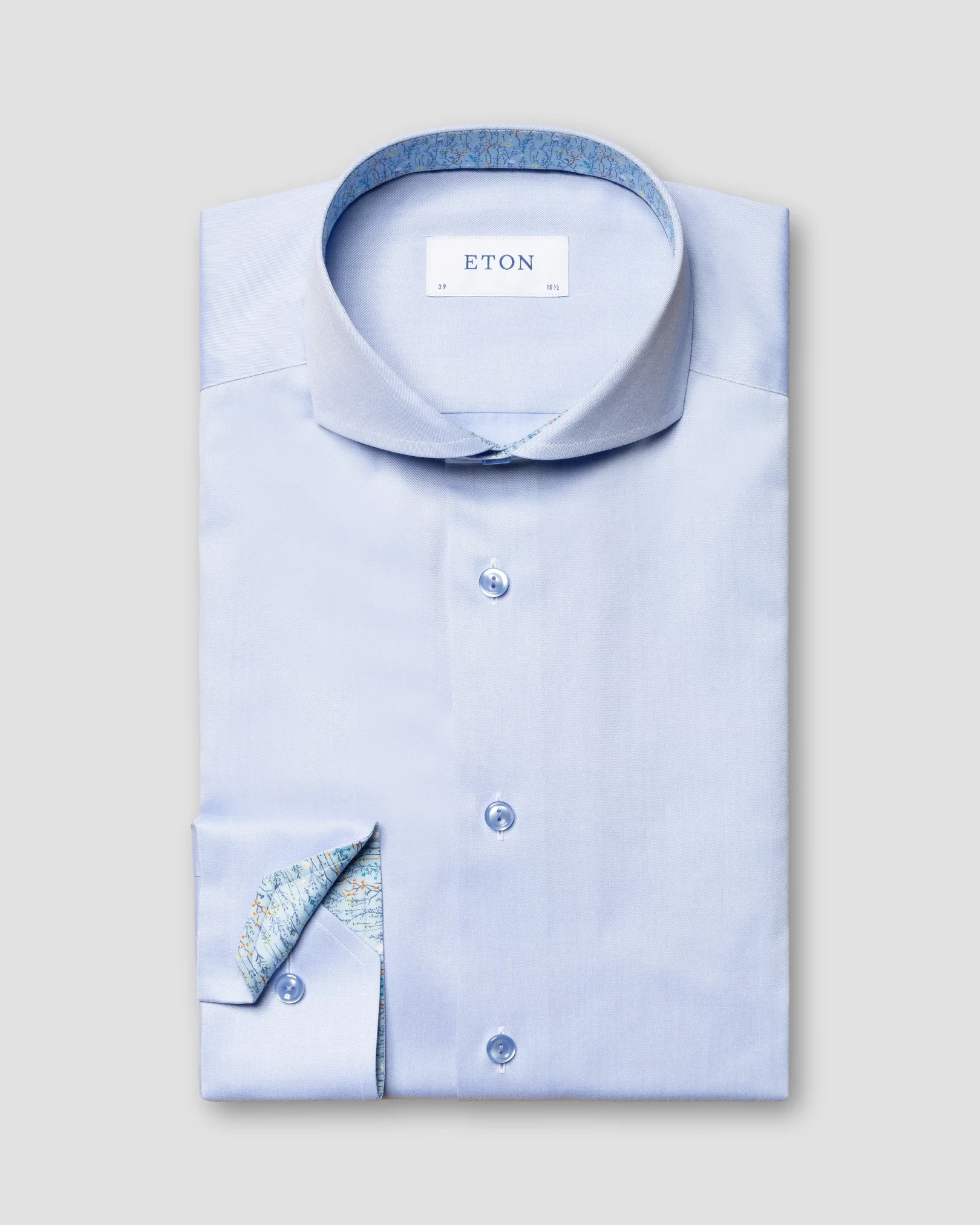 Eton - light blue signature twill cut special details