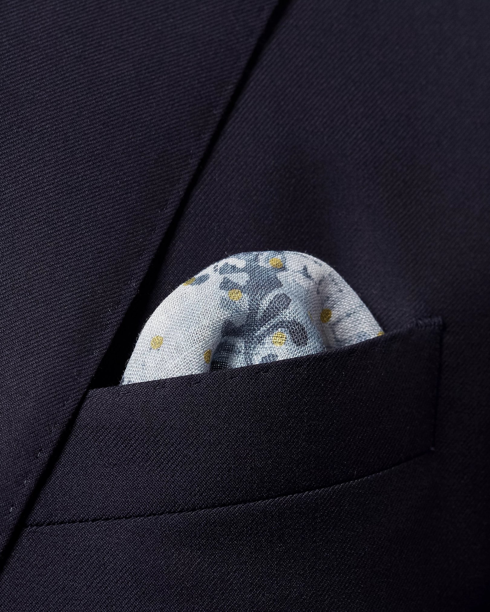 Eton - grey dotted pocket square