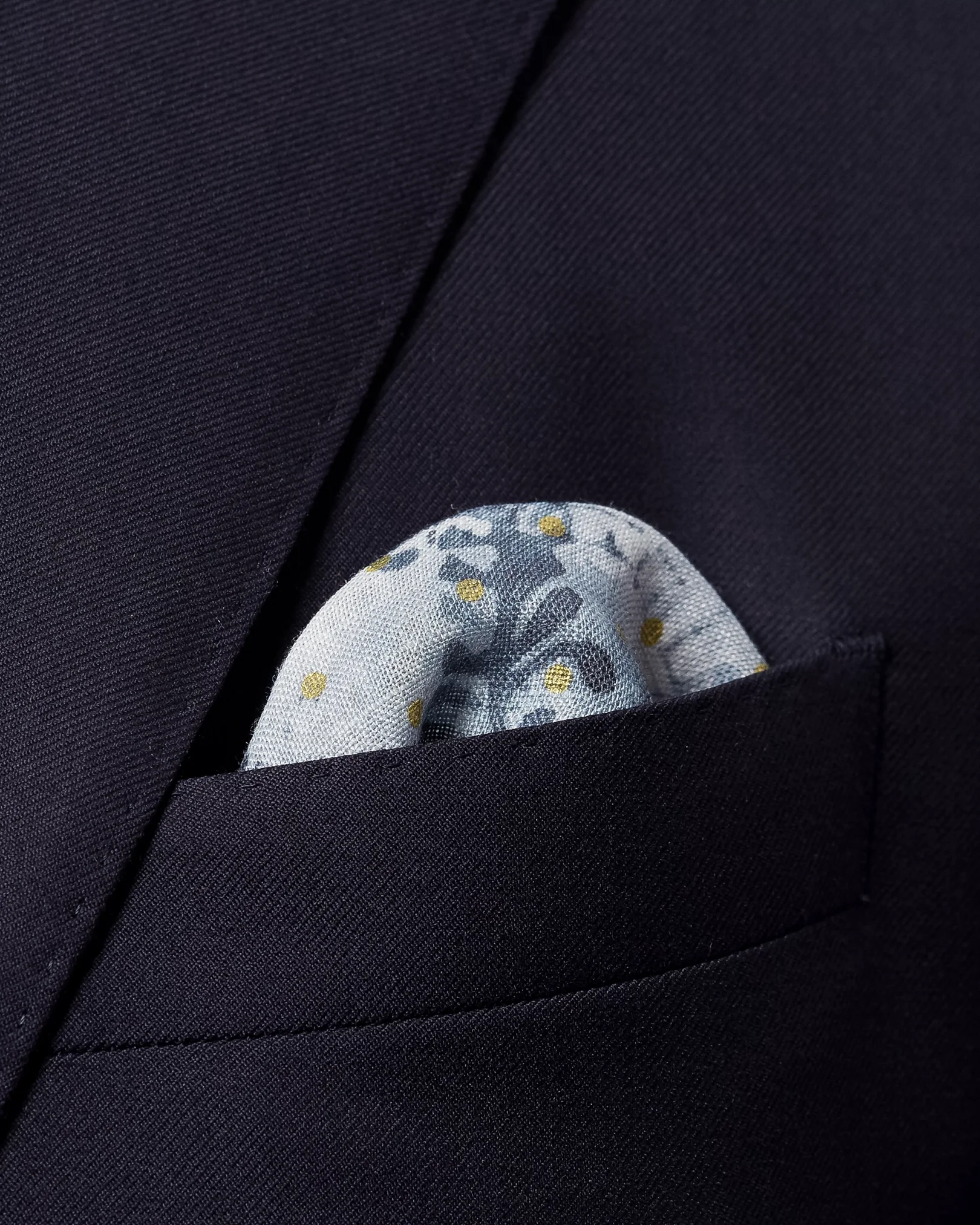 Eton - grey dotted pocket square