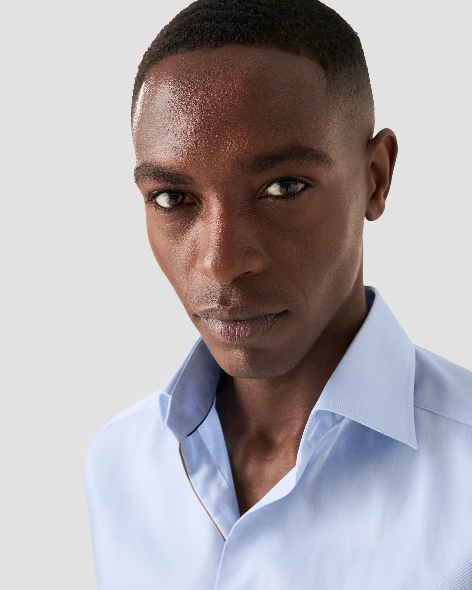 Eton - light blue signature twill contast buttons