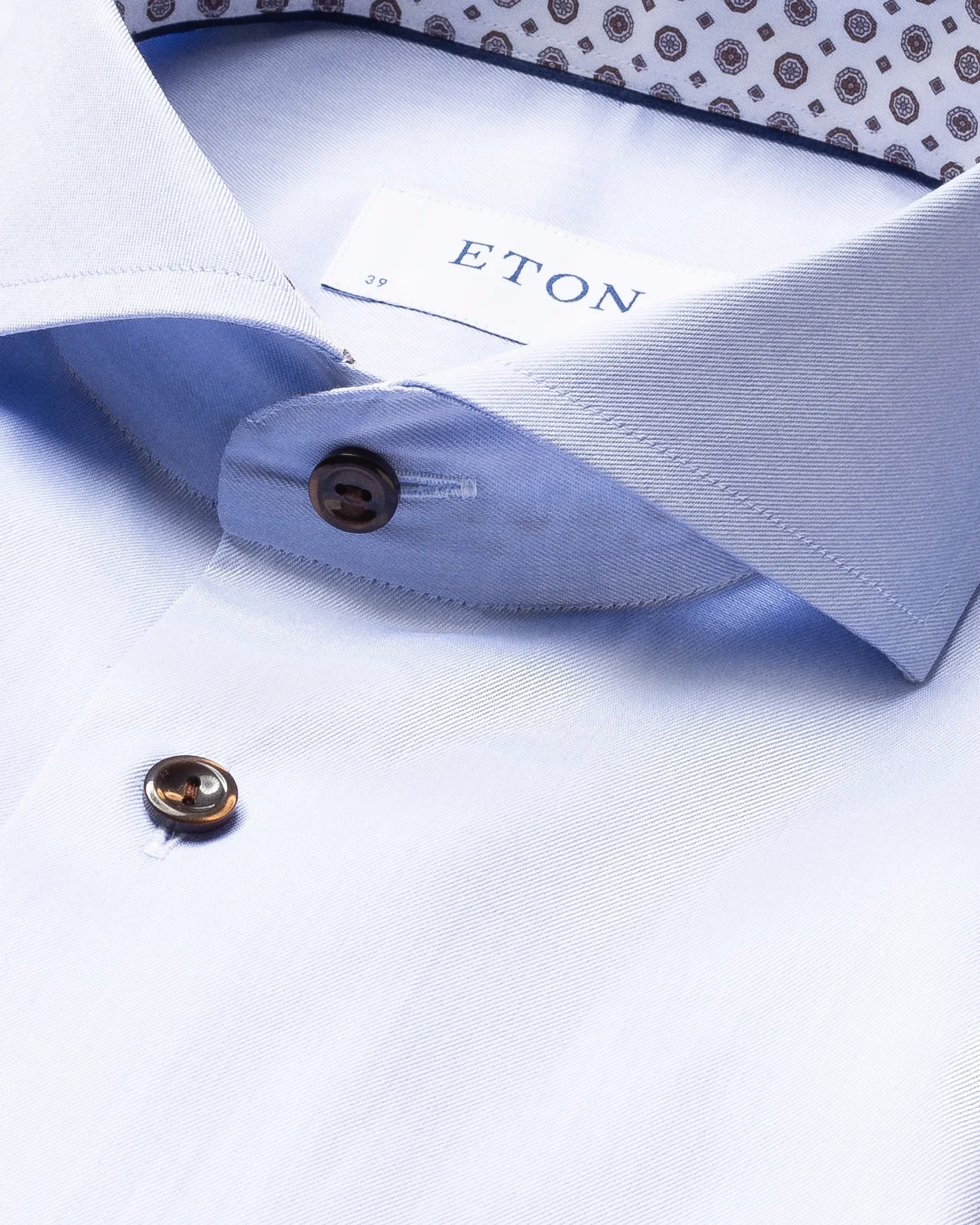 Eton - light blue twill shirt medallion details extreme cut away