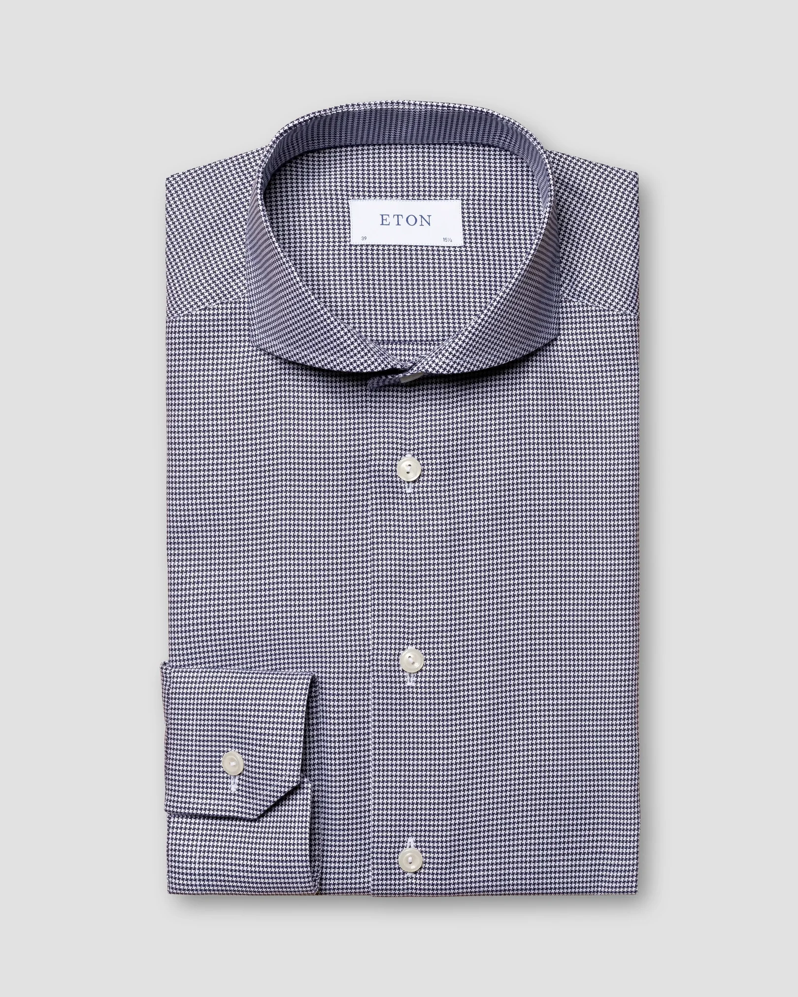 Eton - dark blue twill extreme cut away single slim