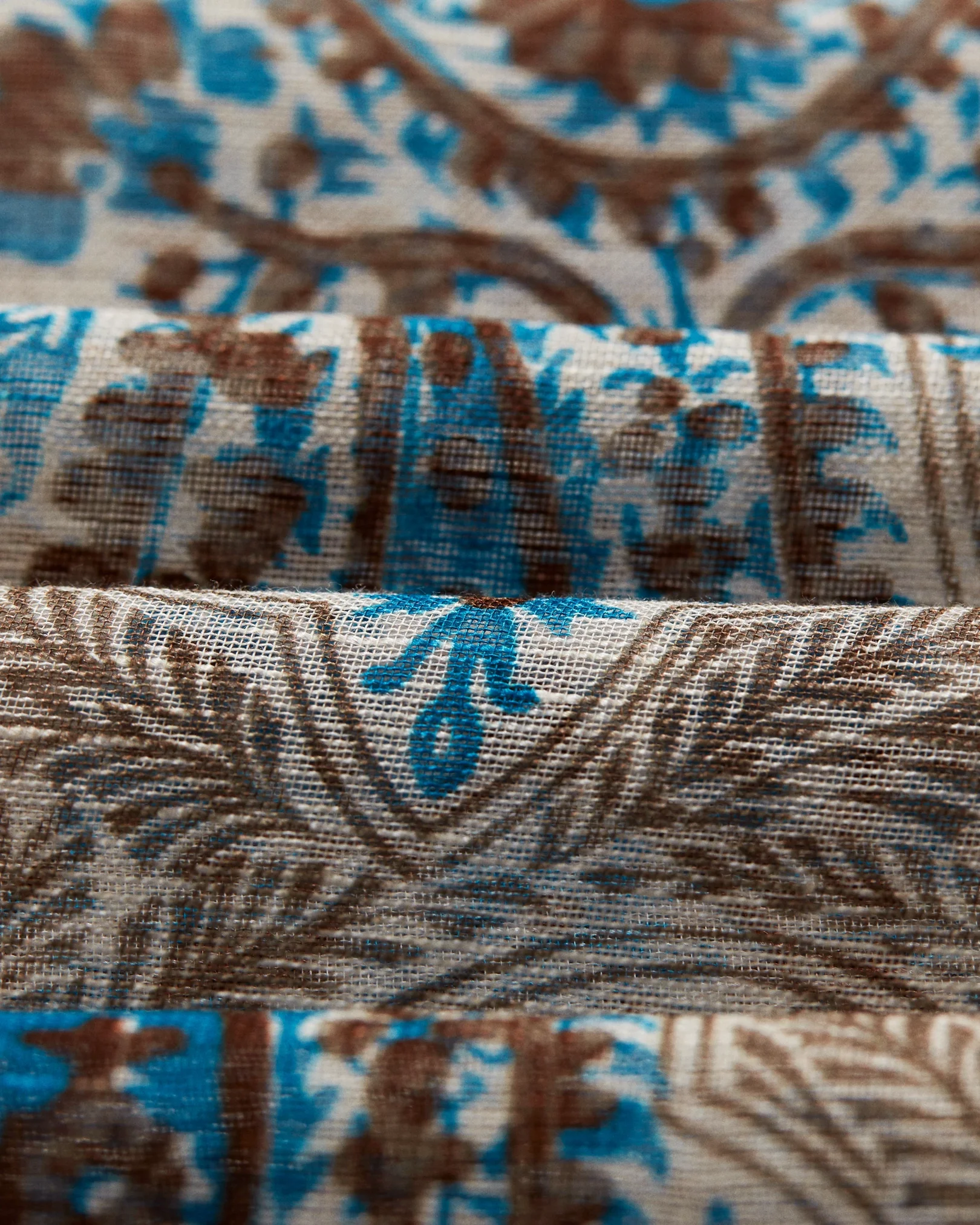 Eton - beige bold paisley scarf