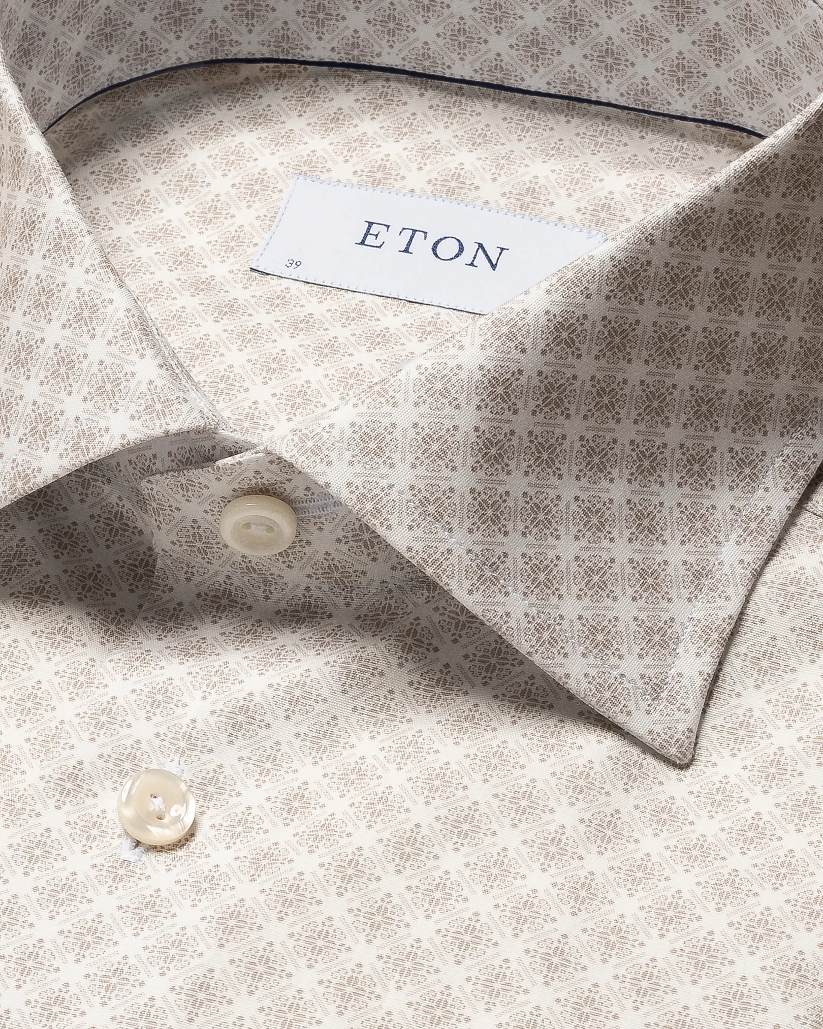 Eton - beige poplin cut away medallion
