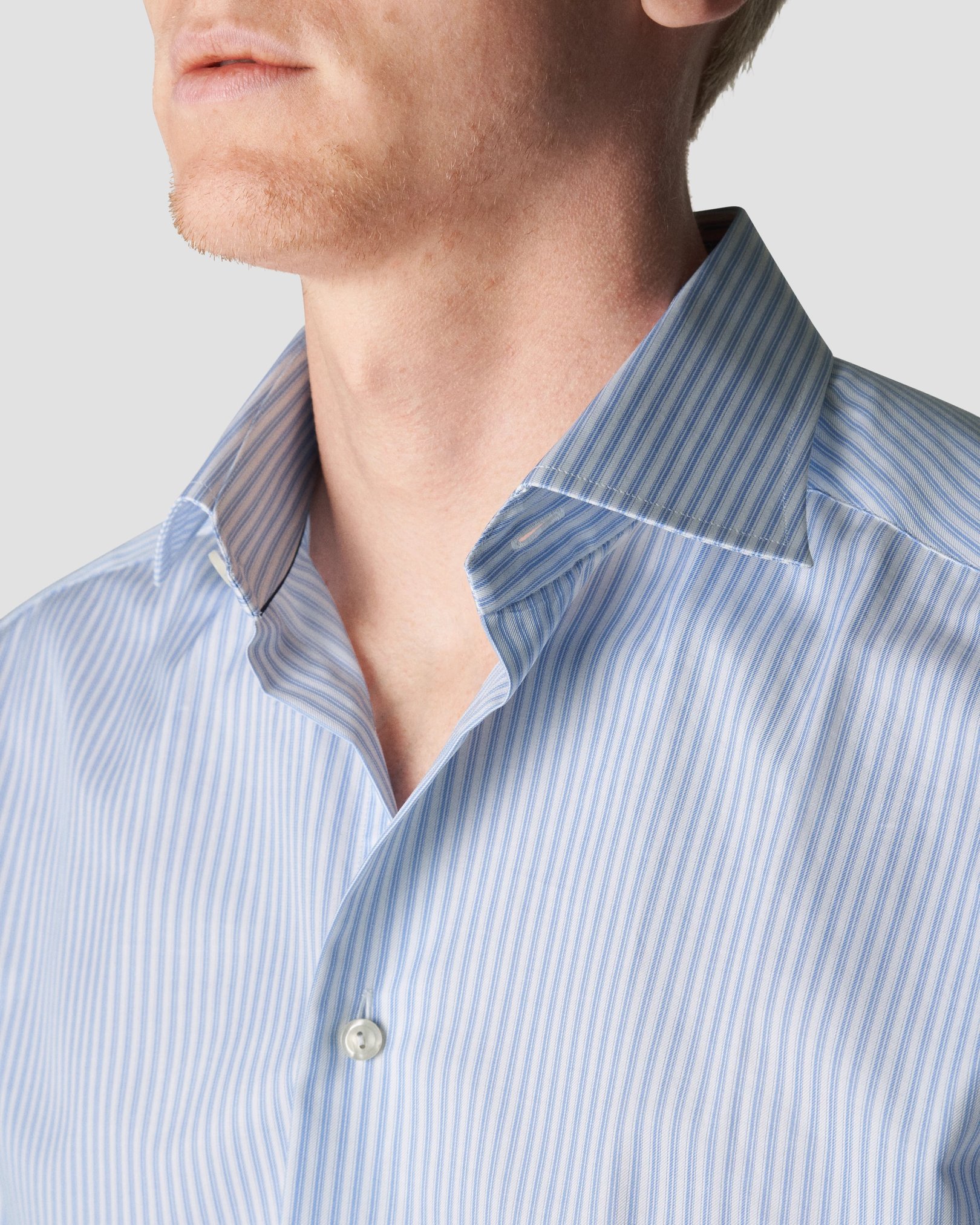 Eton - striped light blue signature twill