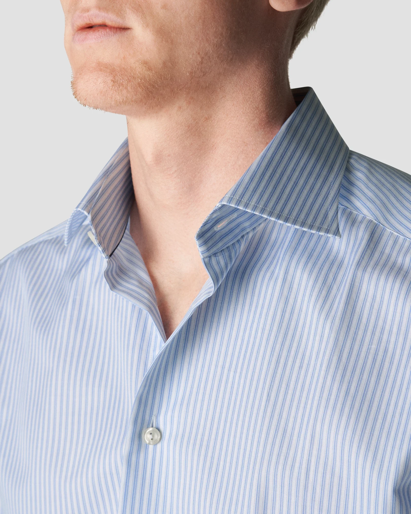 Eton - striped light blue signature twill