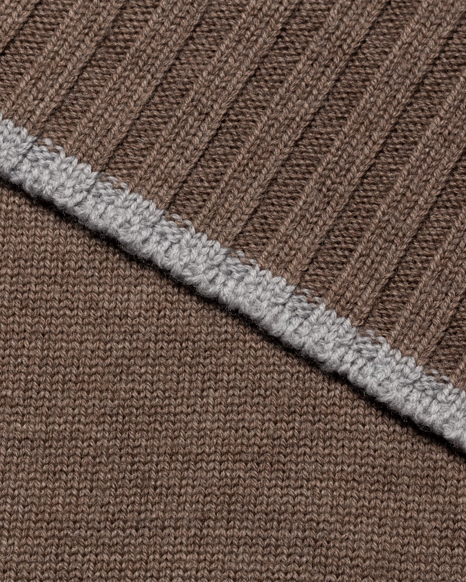 Eton - brown knitted woll scarf
