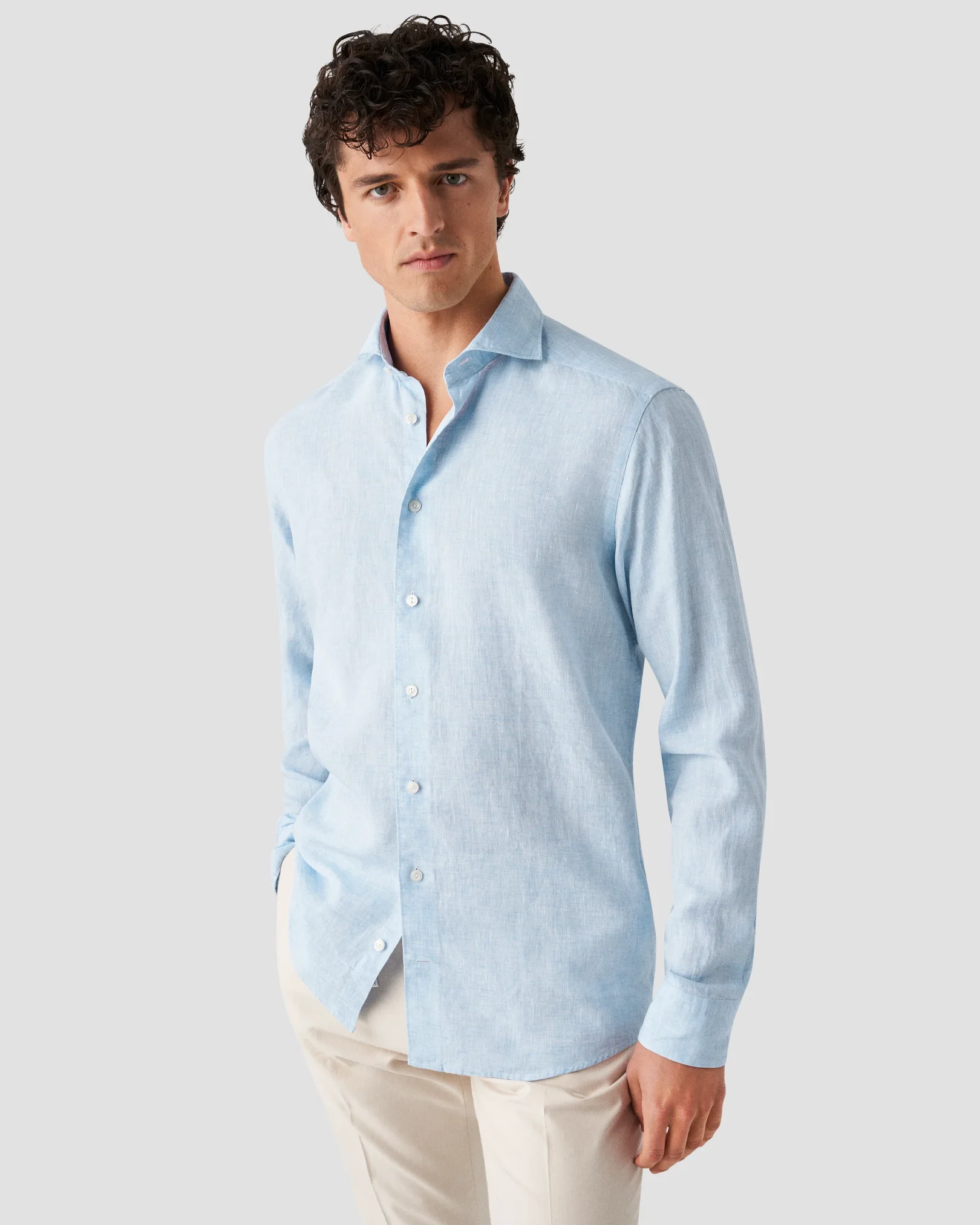 Eton - light blue linen wide spread