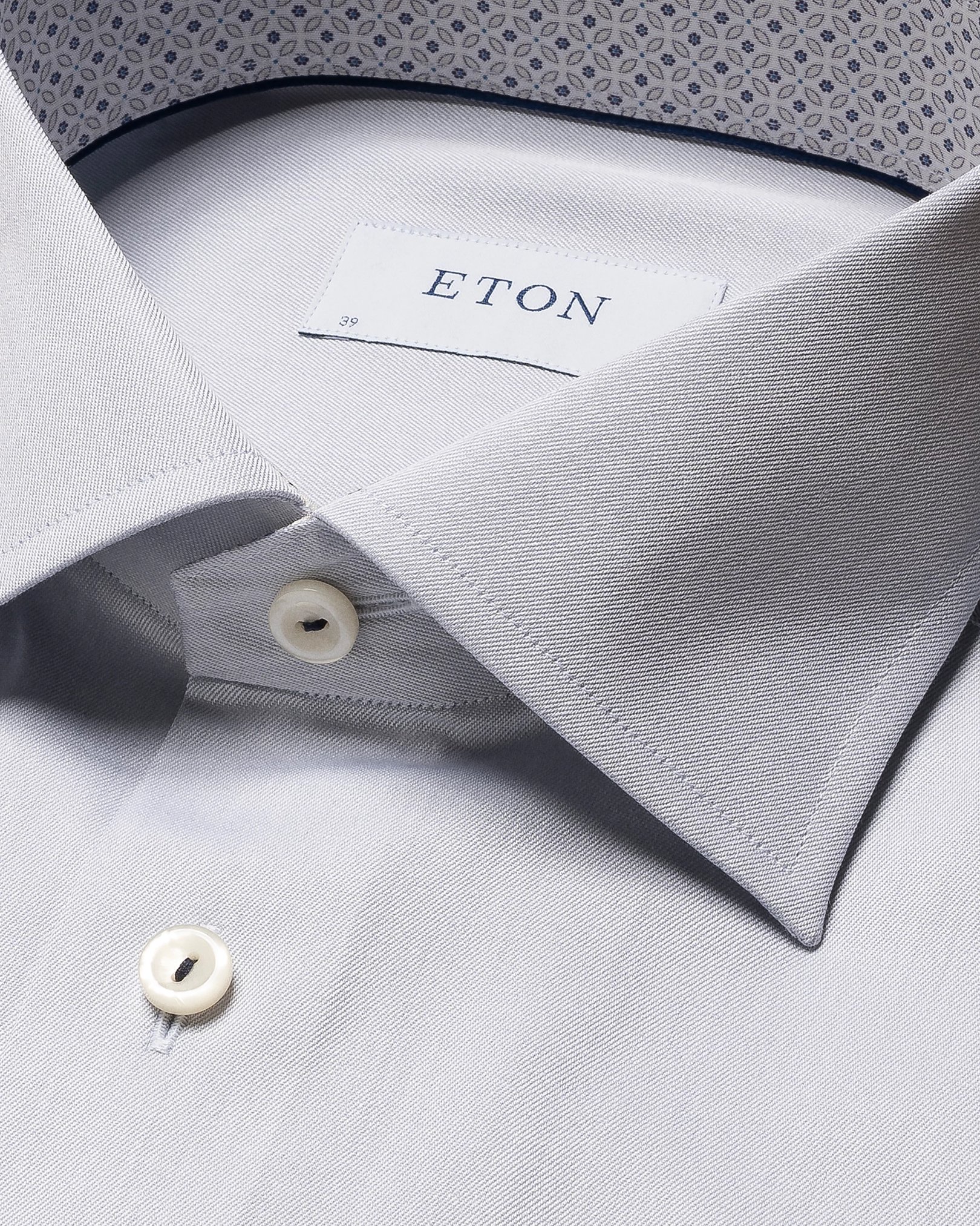 Eton - light grey signature twill contrast details