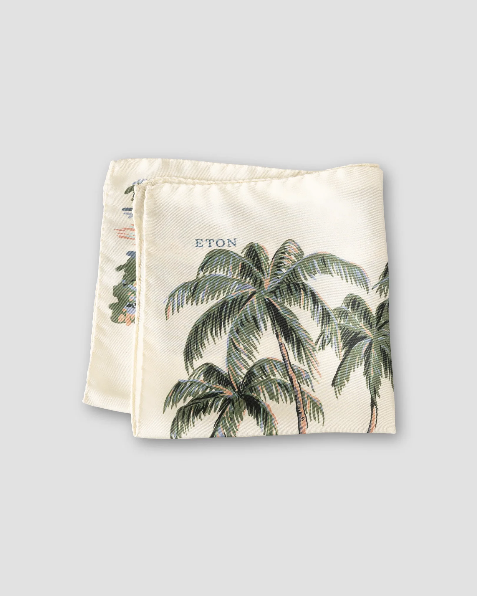 Eton - mid green palm tree