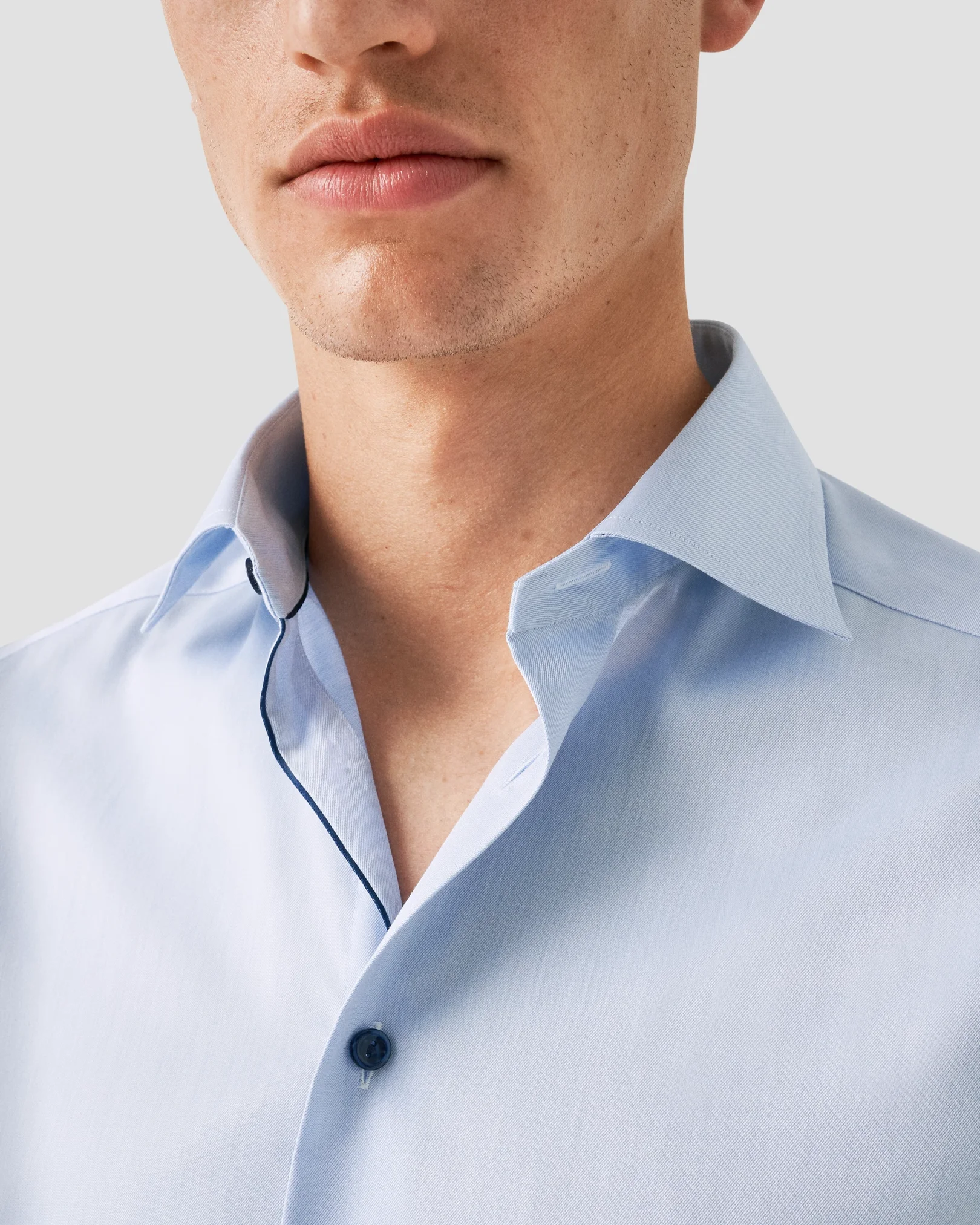 Eton - light blue signature twill contrast details