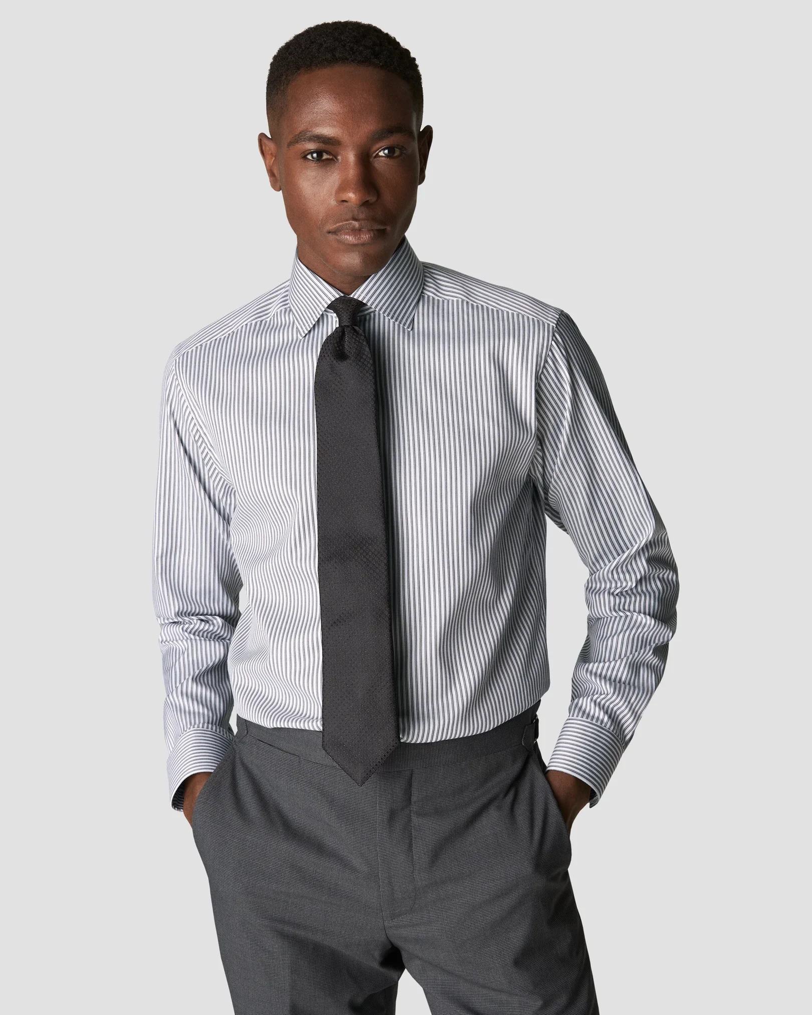 Eton - striped dark blue signature twill
