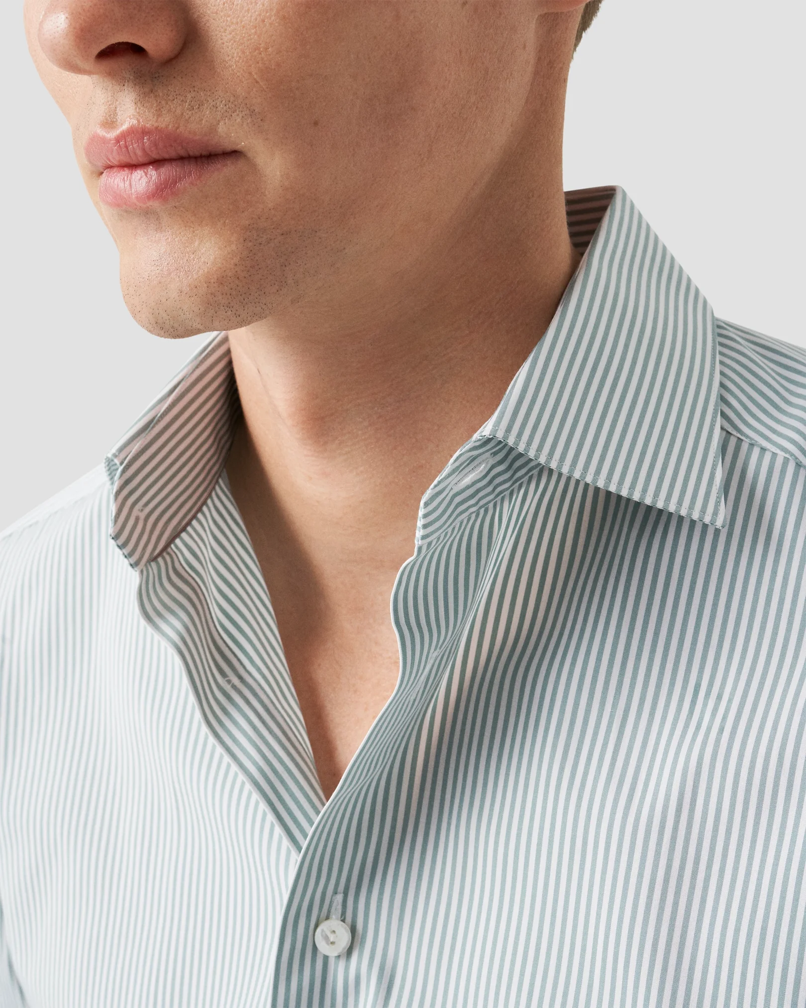 Eton - light green elevated poplin