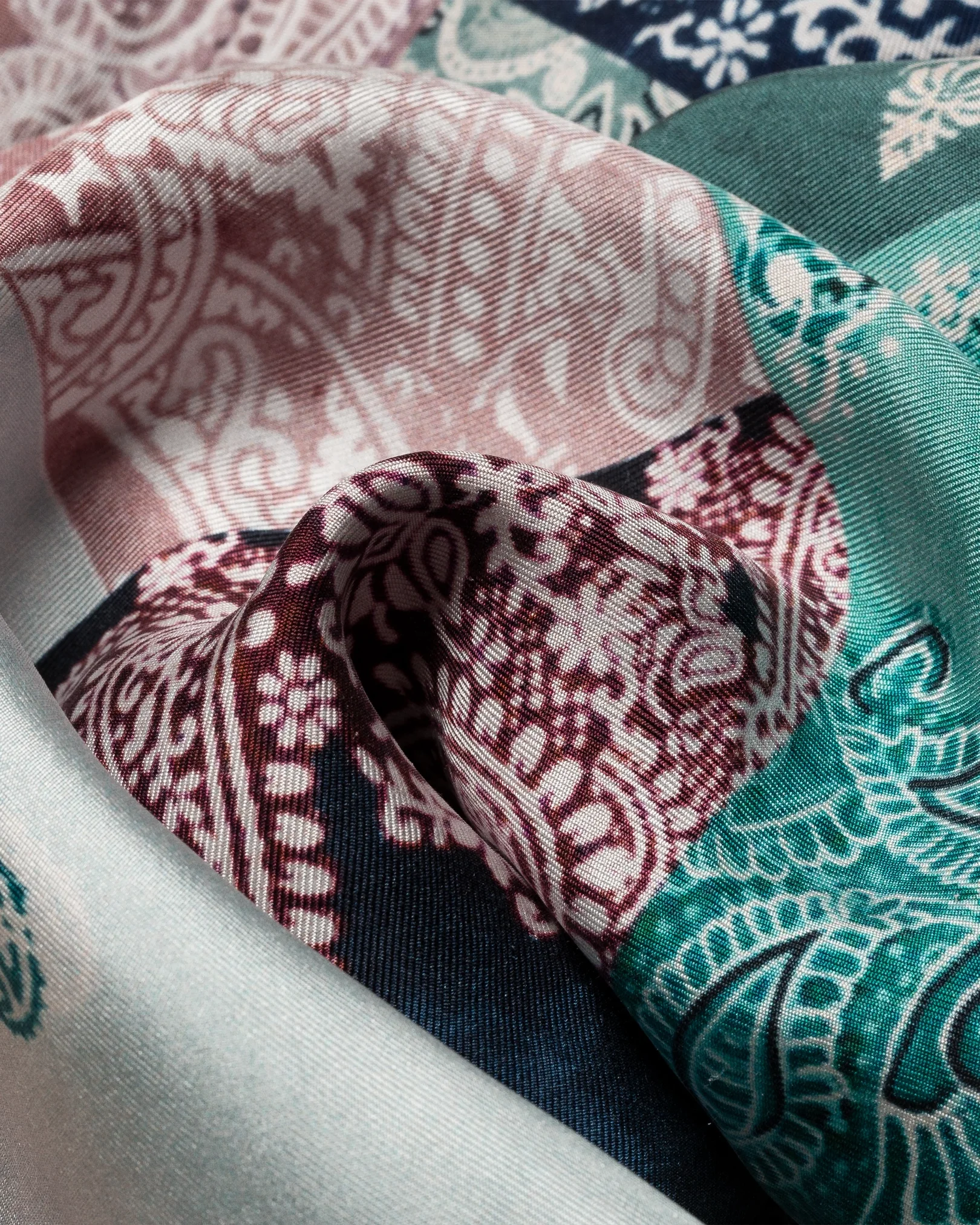 Eton - red patchwork scarf
