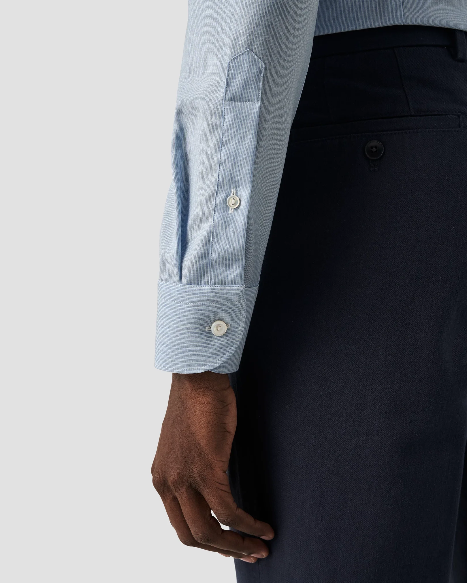 Eton - light blue wide spread rounded single cuff