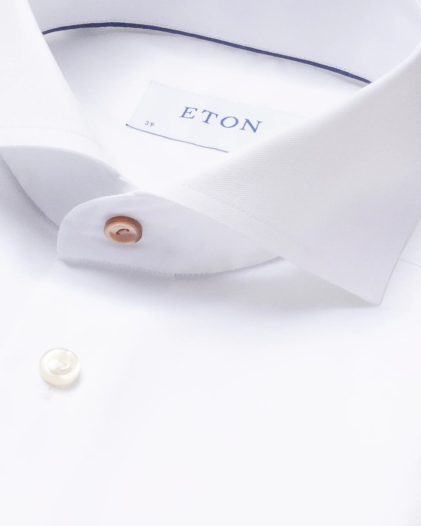 Eton - white twill shirt printed details extreme cut away