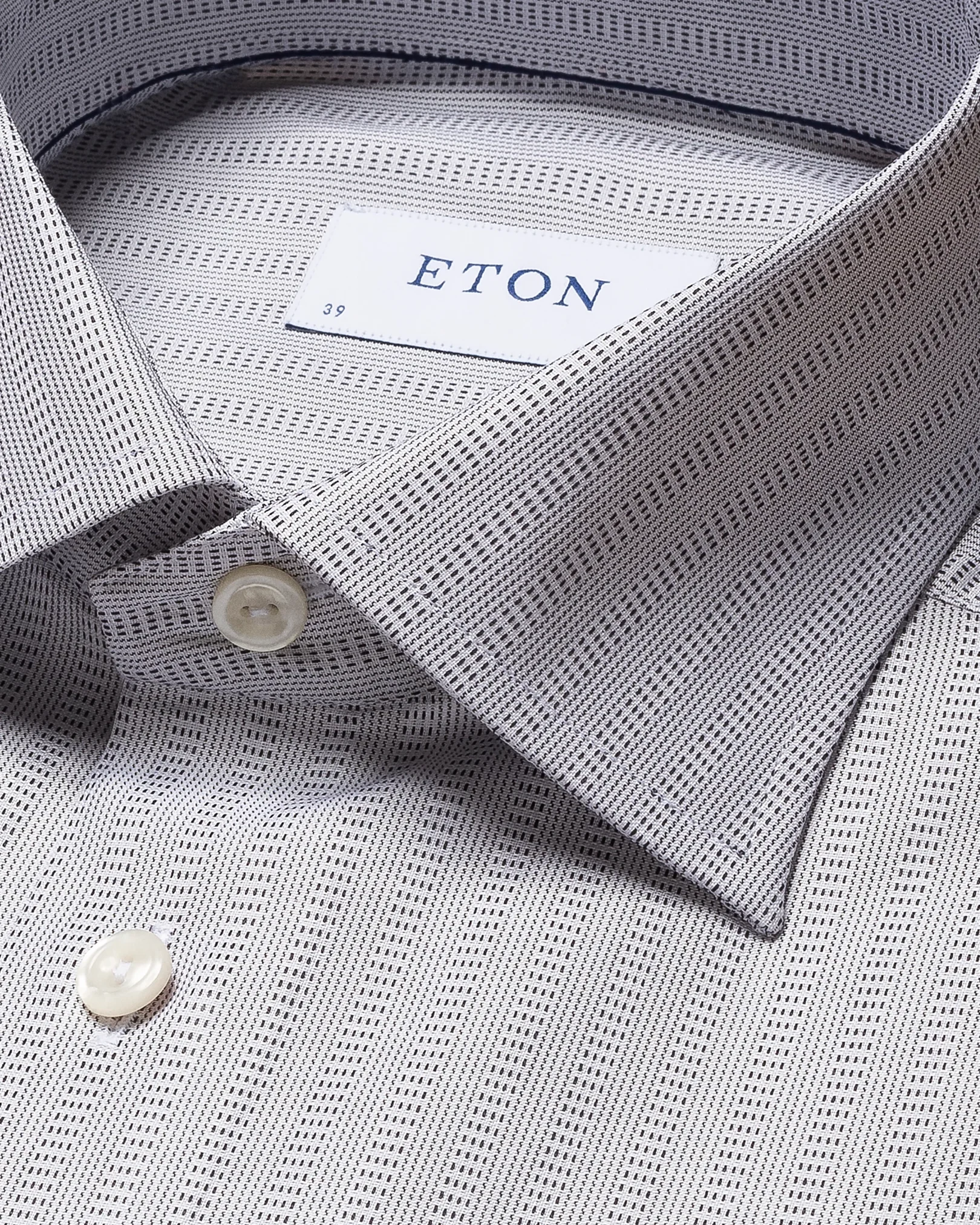 Eton - black signature twill cut away
